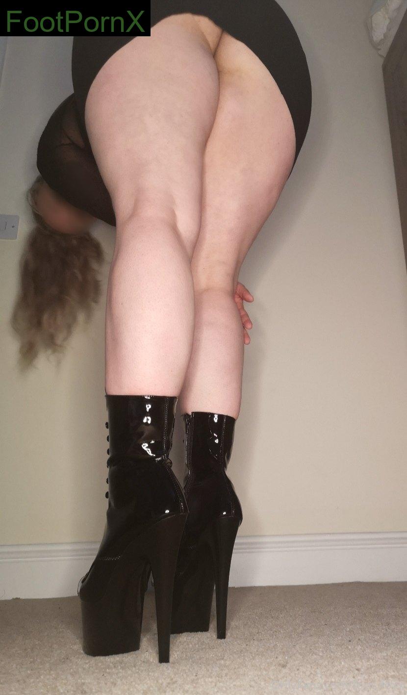 keepthemprettyx feet photo 2