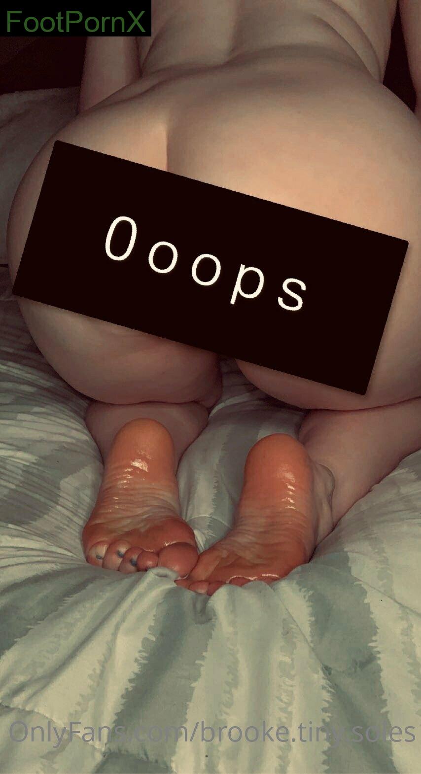 brooke.tiny.soles feet photo 7
