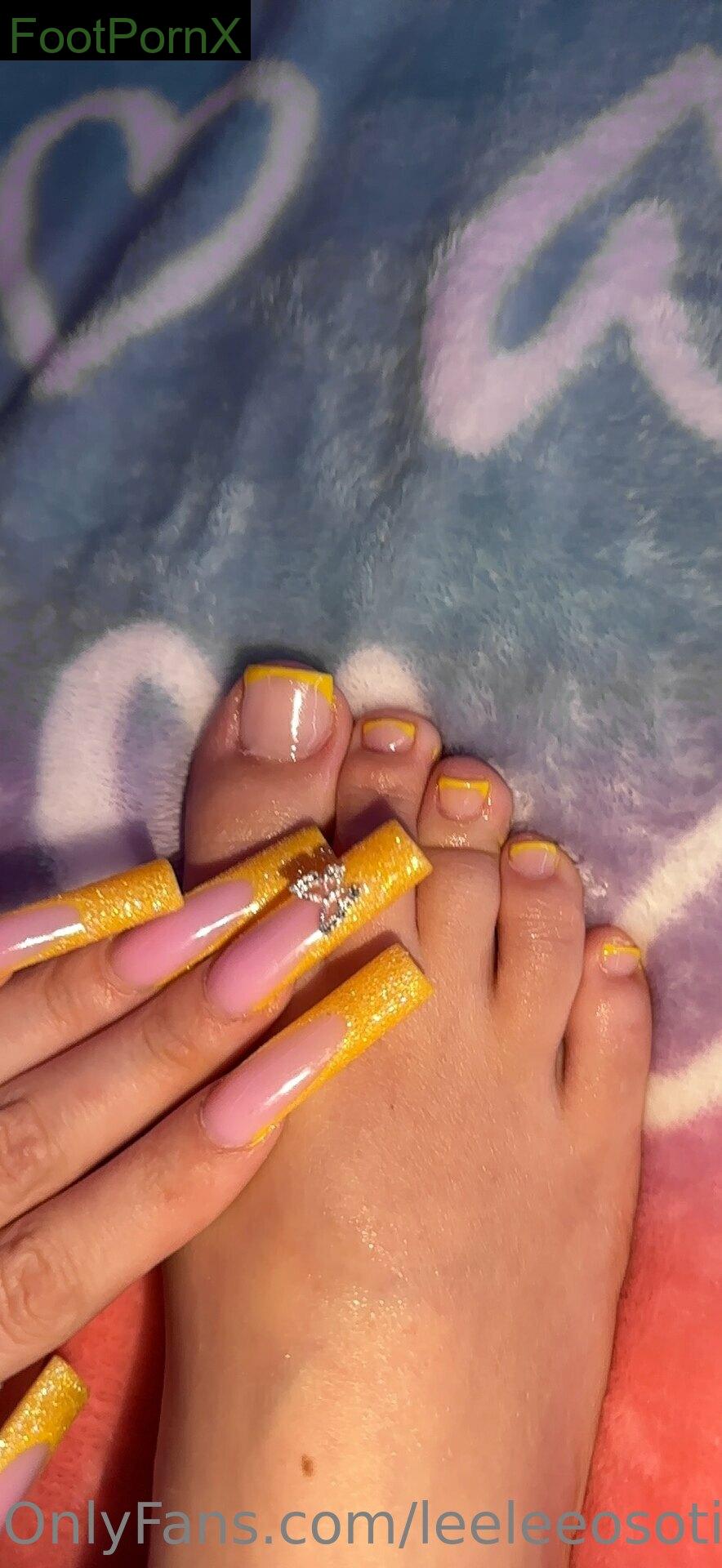 leeleeosotiny feet photo 10