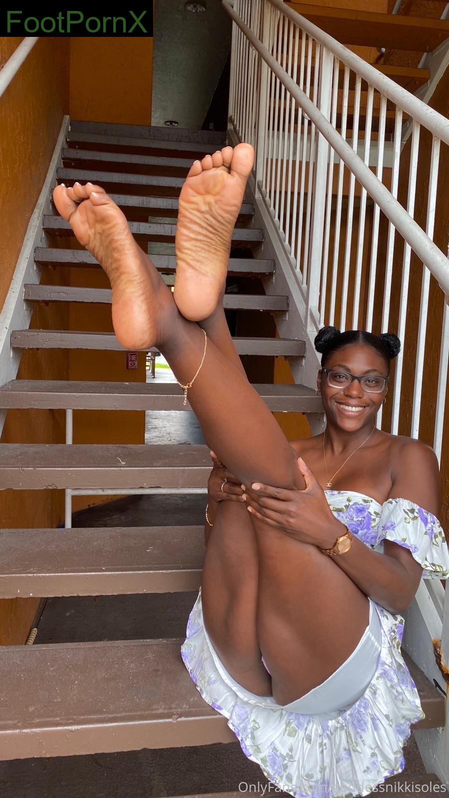 goddessnikkisoles feet photo 6