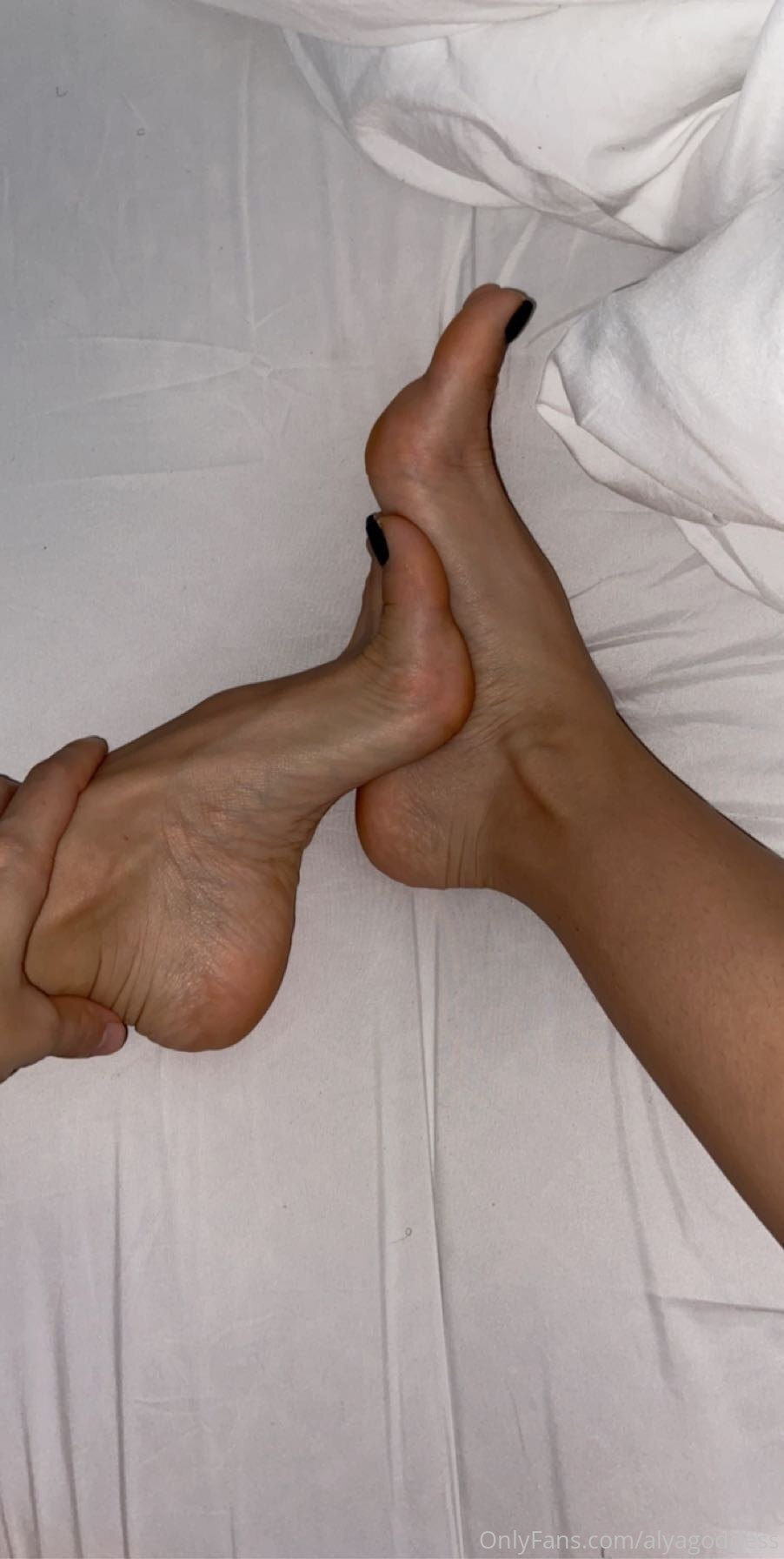 alyagoddess feet photo 7