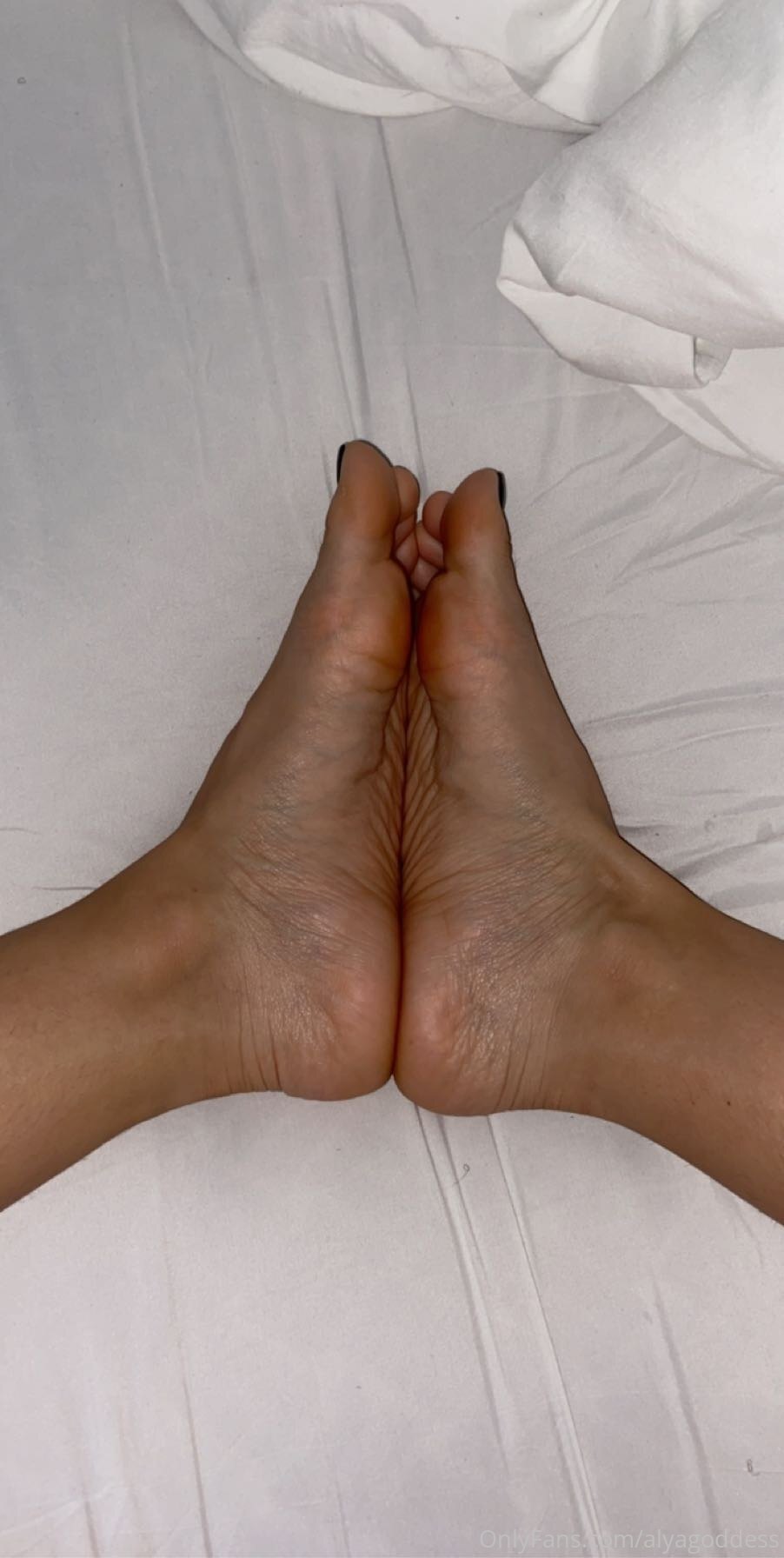 alyagoddess feet photo 22