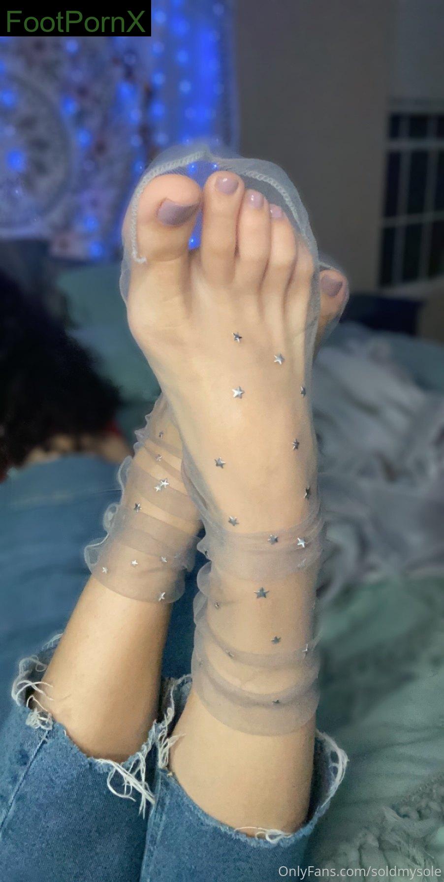 SellMySole - Liv feet photo 7