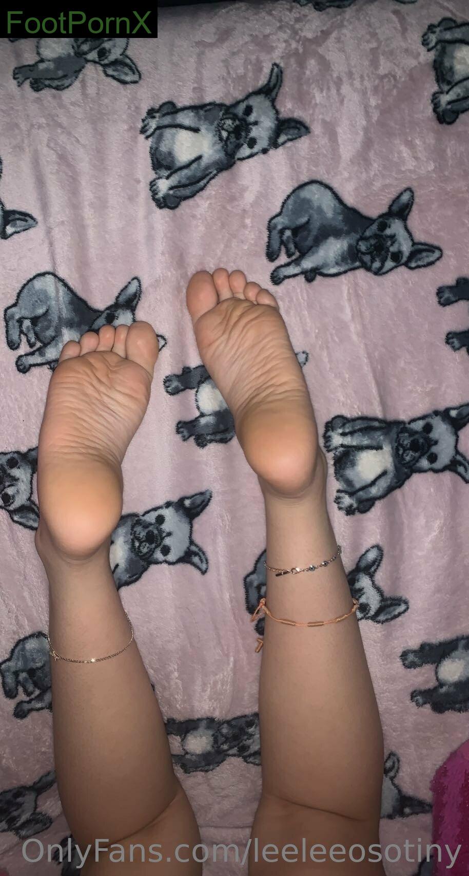 leeleeosotiny feet photo 5
