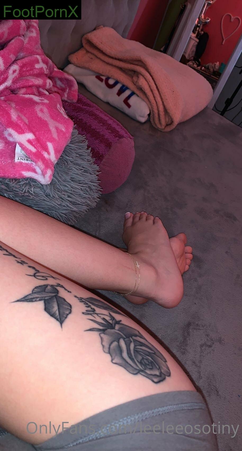leeleeosotiny feet photo 3
