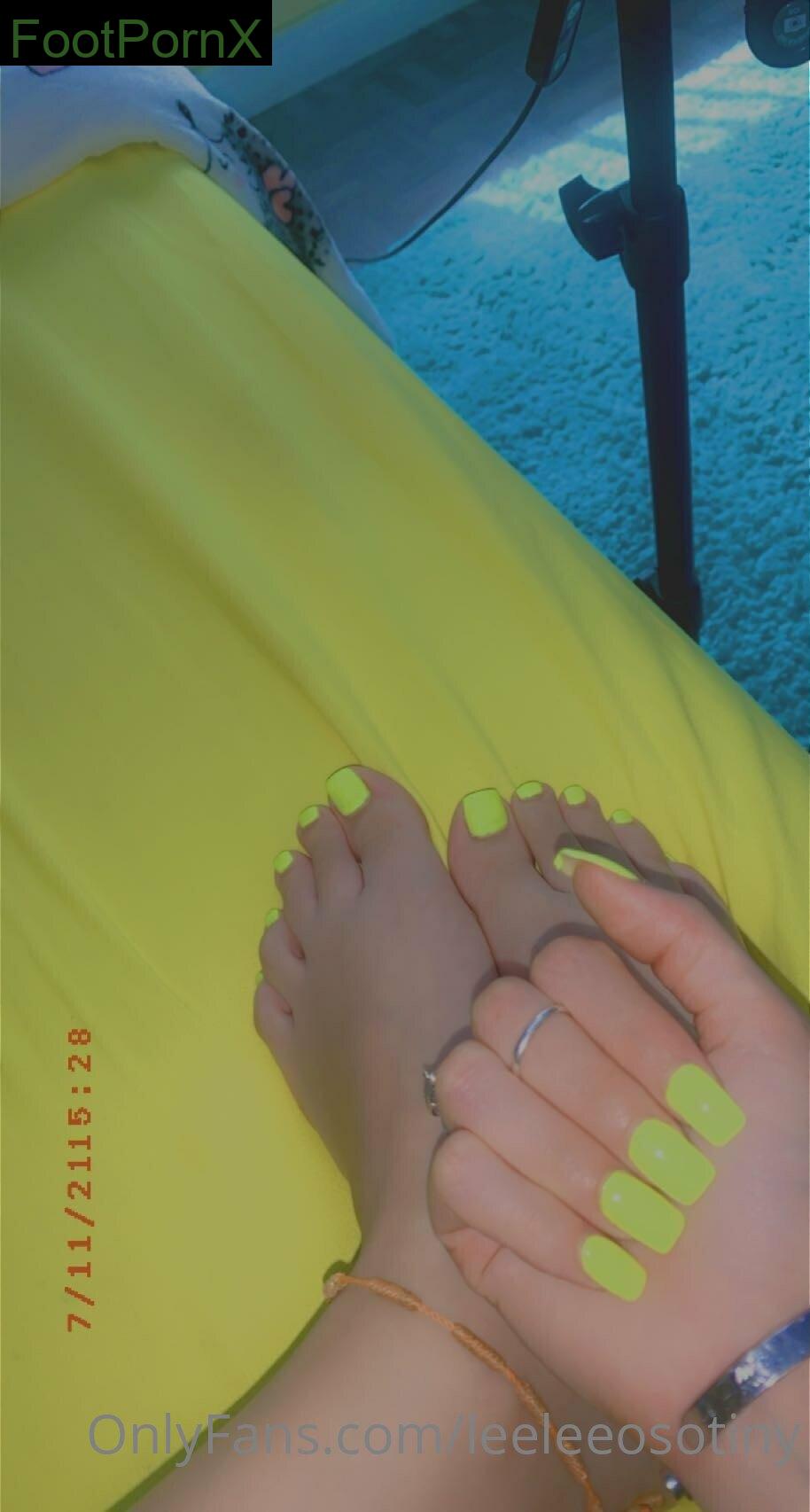 leeleeosotiny feet photo 7