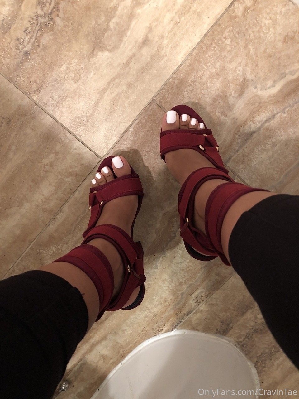 cravintae feet photo 3