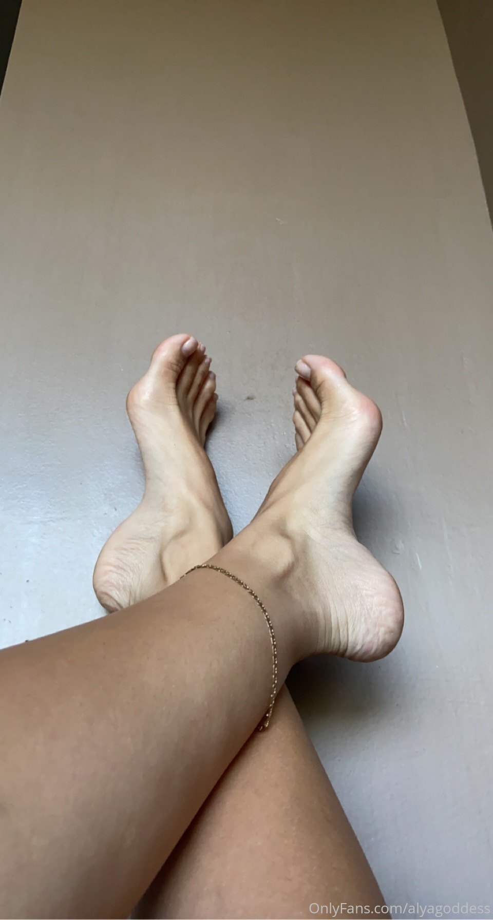 alyagoddess feet photo 21