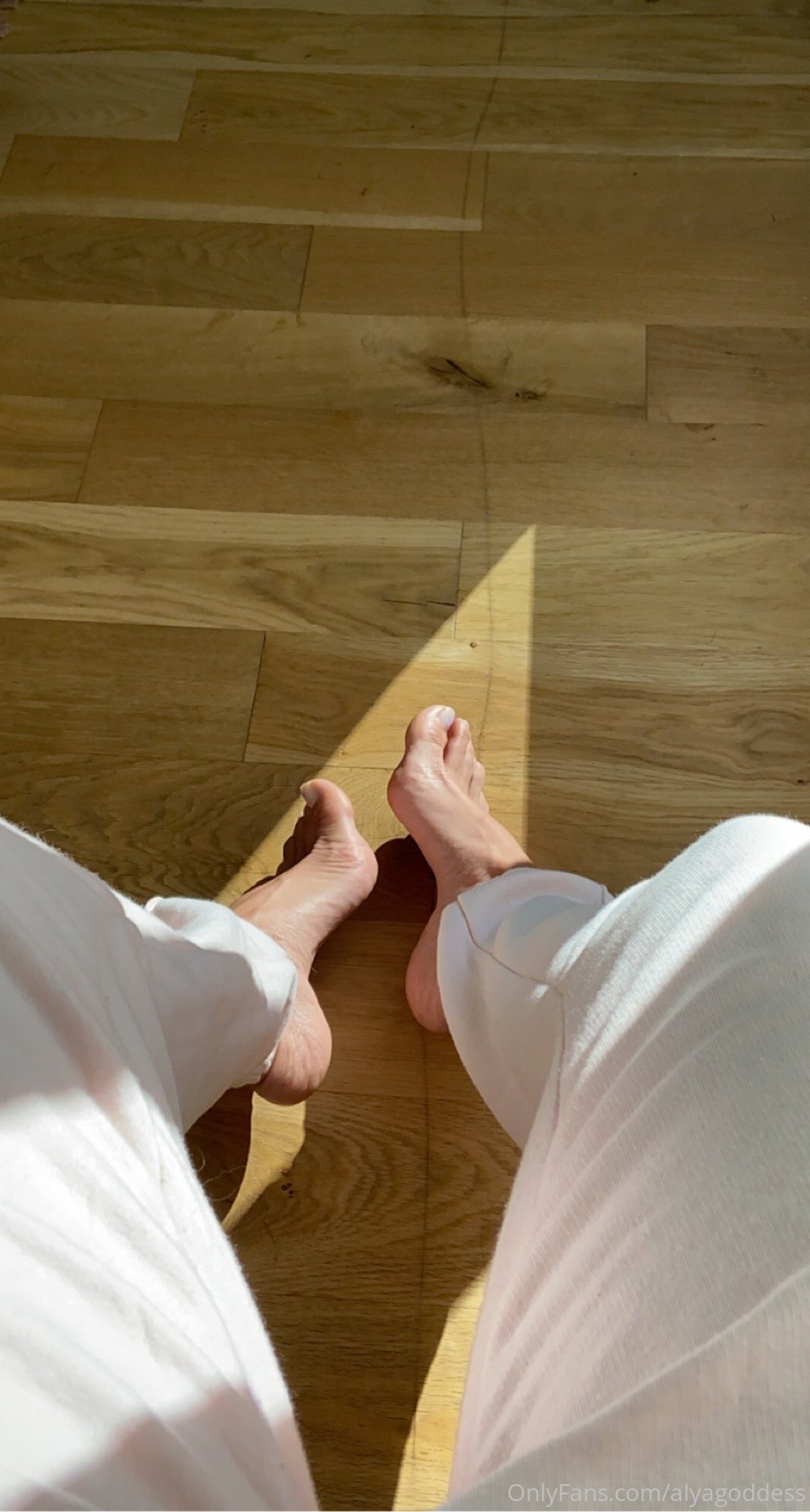 alyagoddess feet photo 15