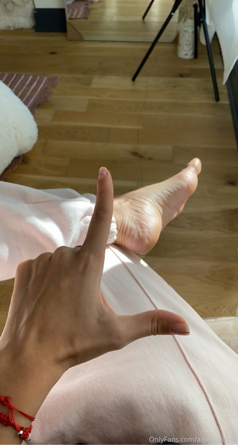 alyagoddess feet photo 23