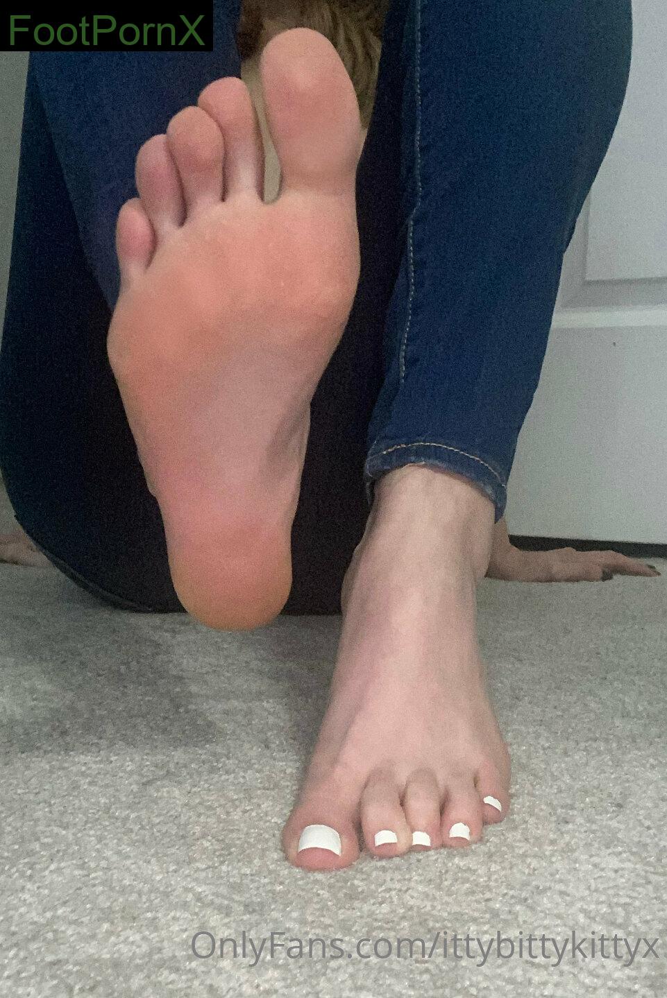 catandthebat feet photo 2