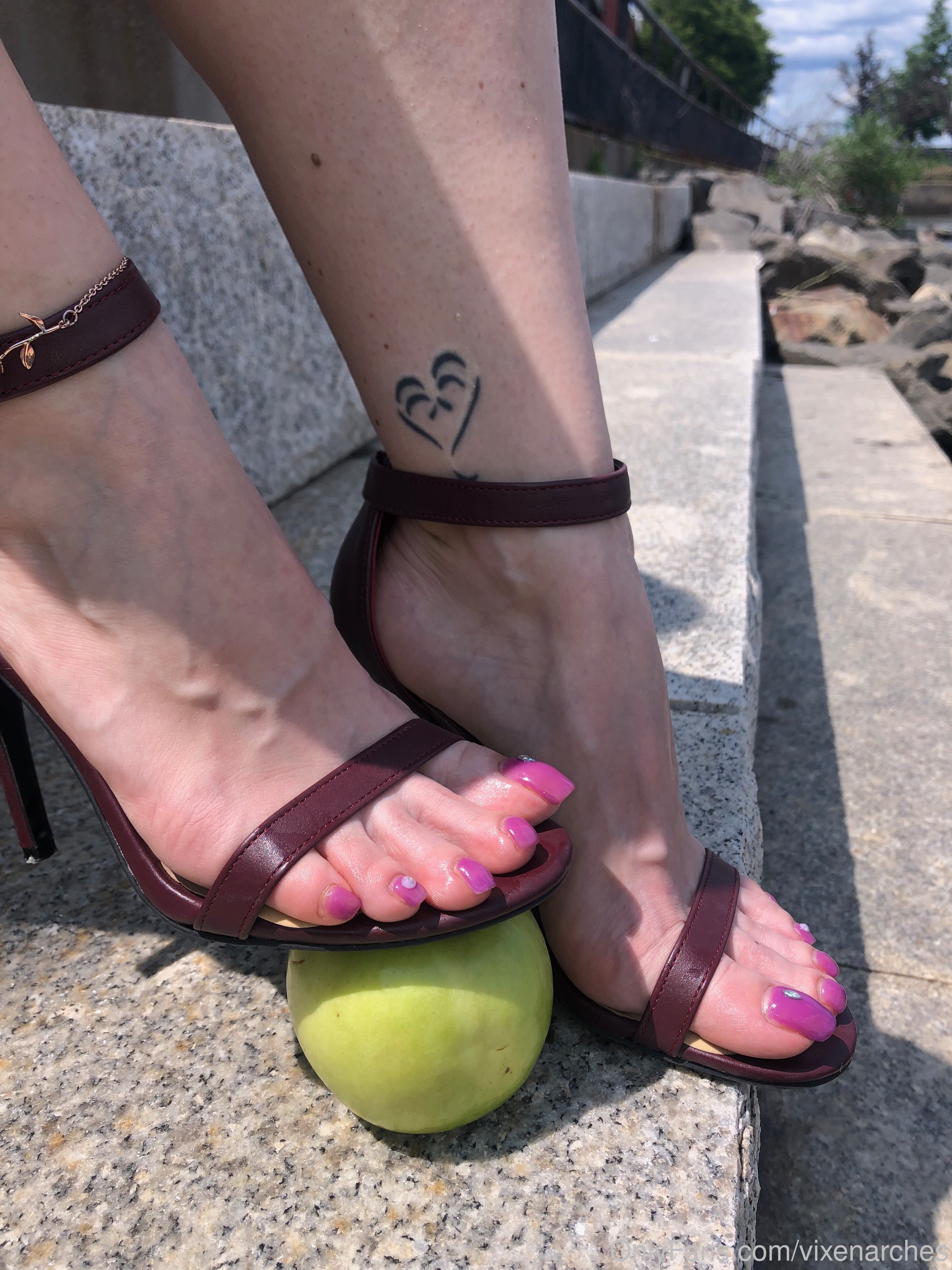 vixenarches feet photo 10