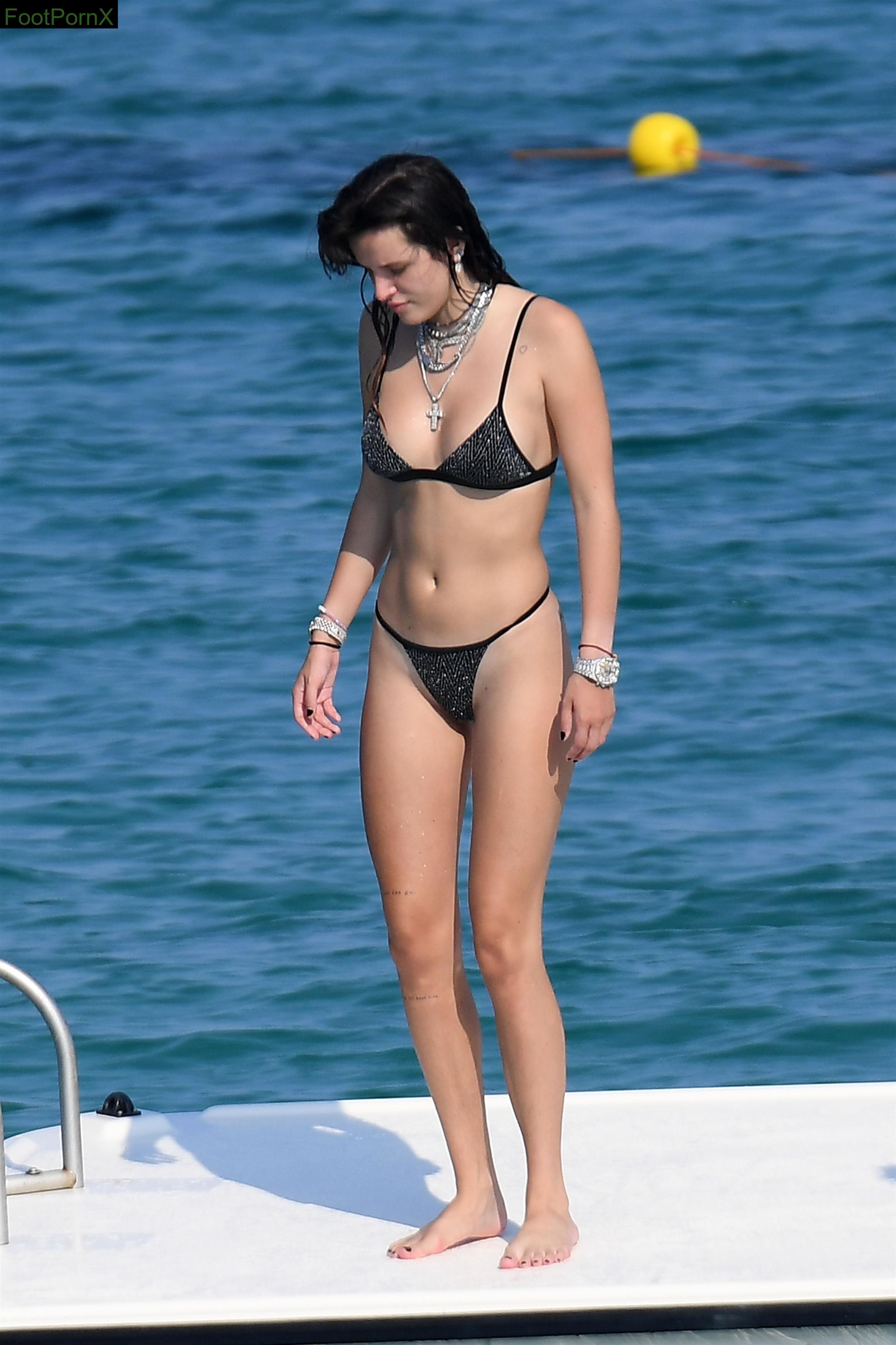 bella thorne feet photo 15