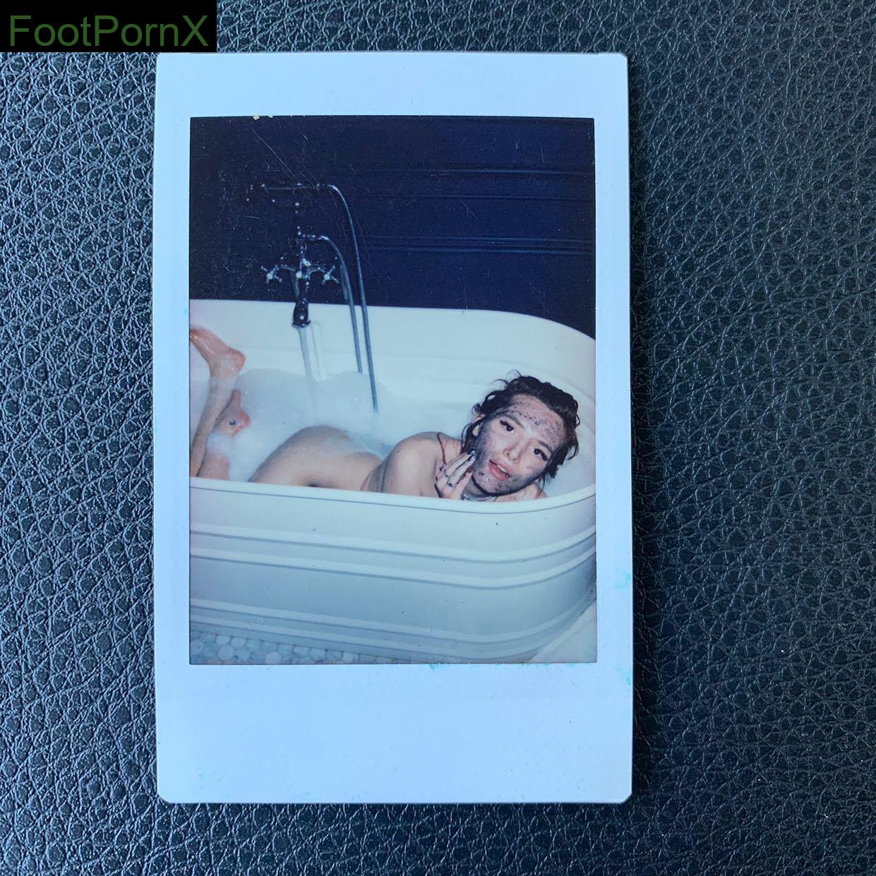 bella thorne feet photo 14