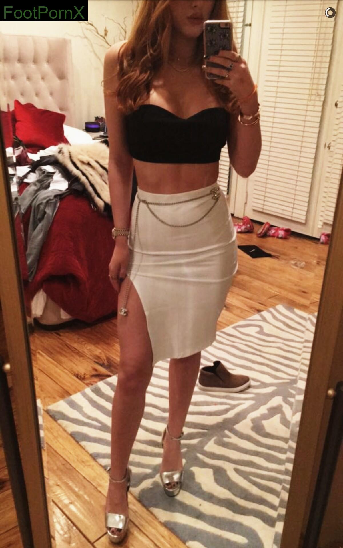 bella thorne feet photo 22