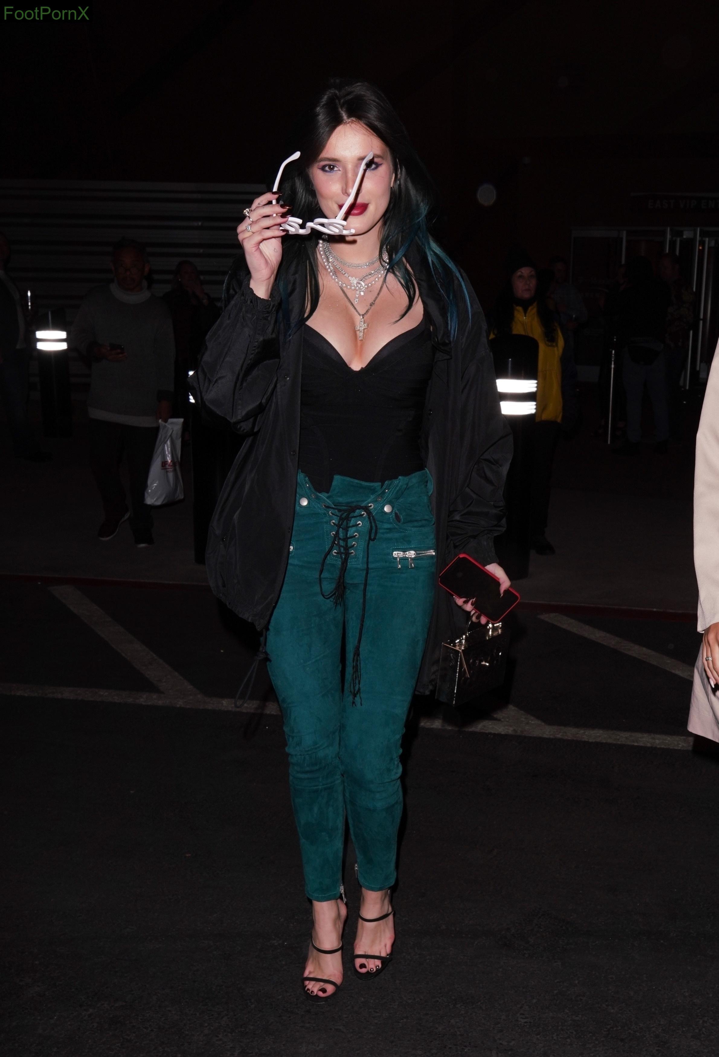 bella thorne feet photo 16