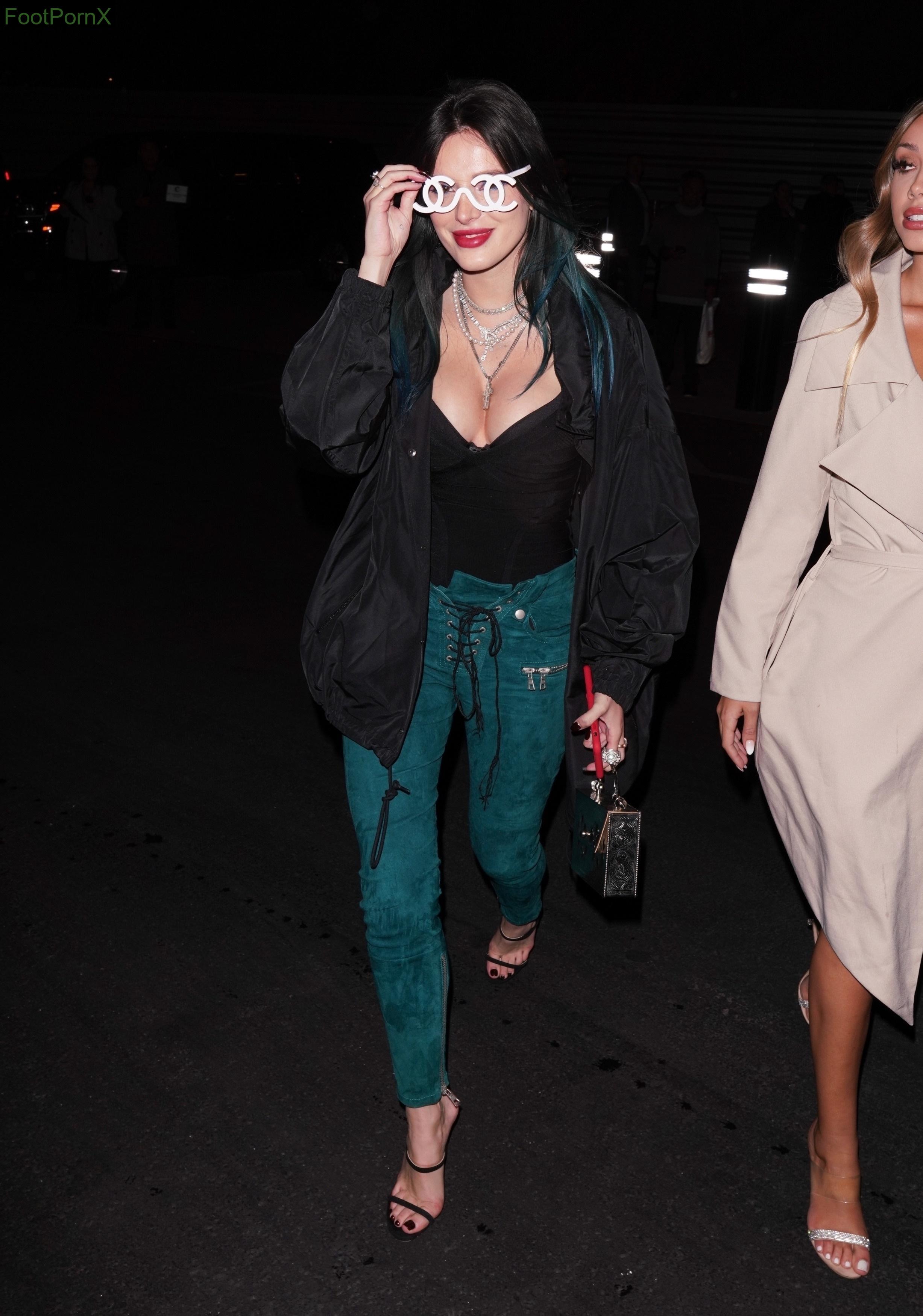 bella thorne feet photo 14