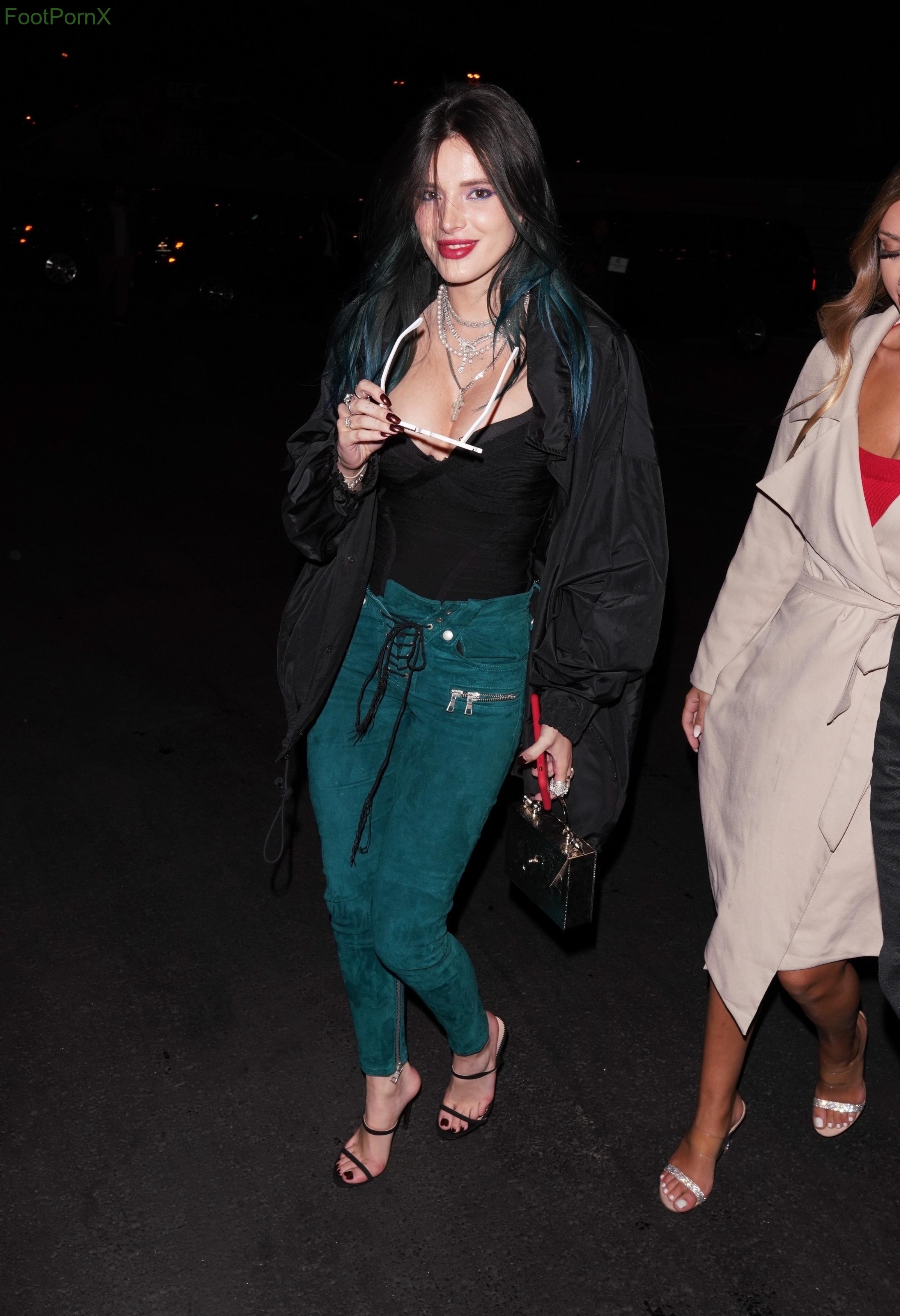bella thorne feet photo 15