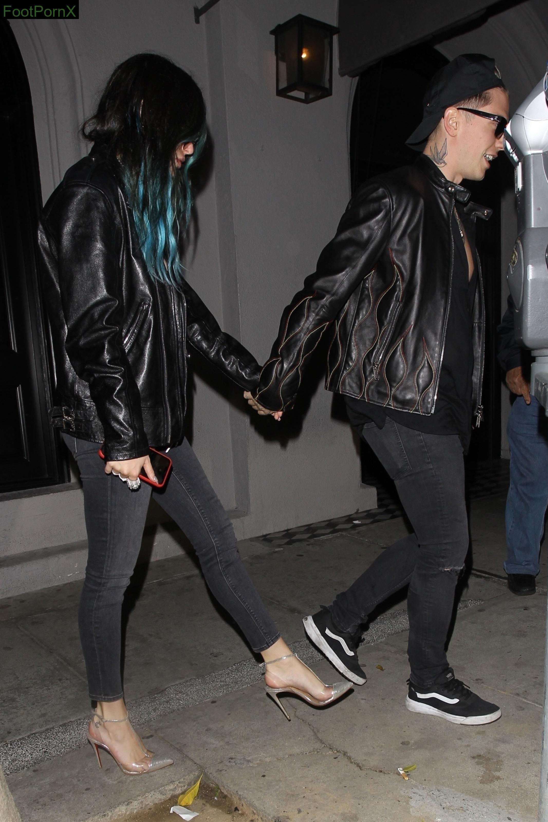 bella thorne feet photo 6