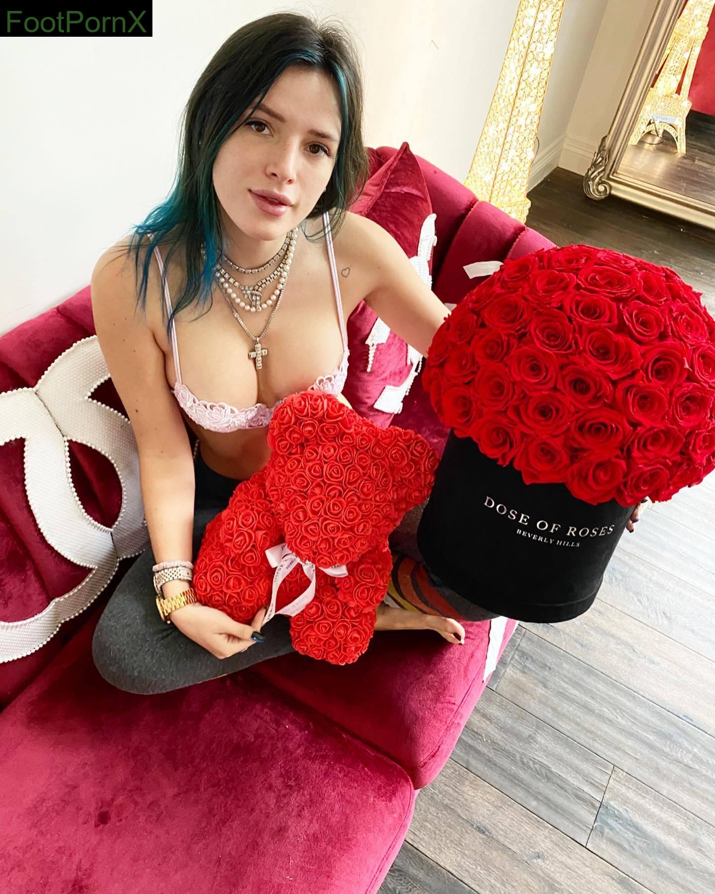 bella thorne feet photo 6