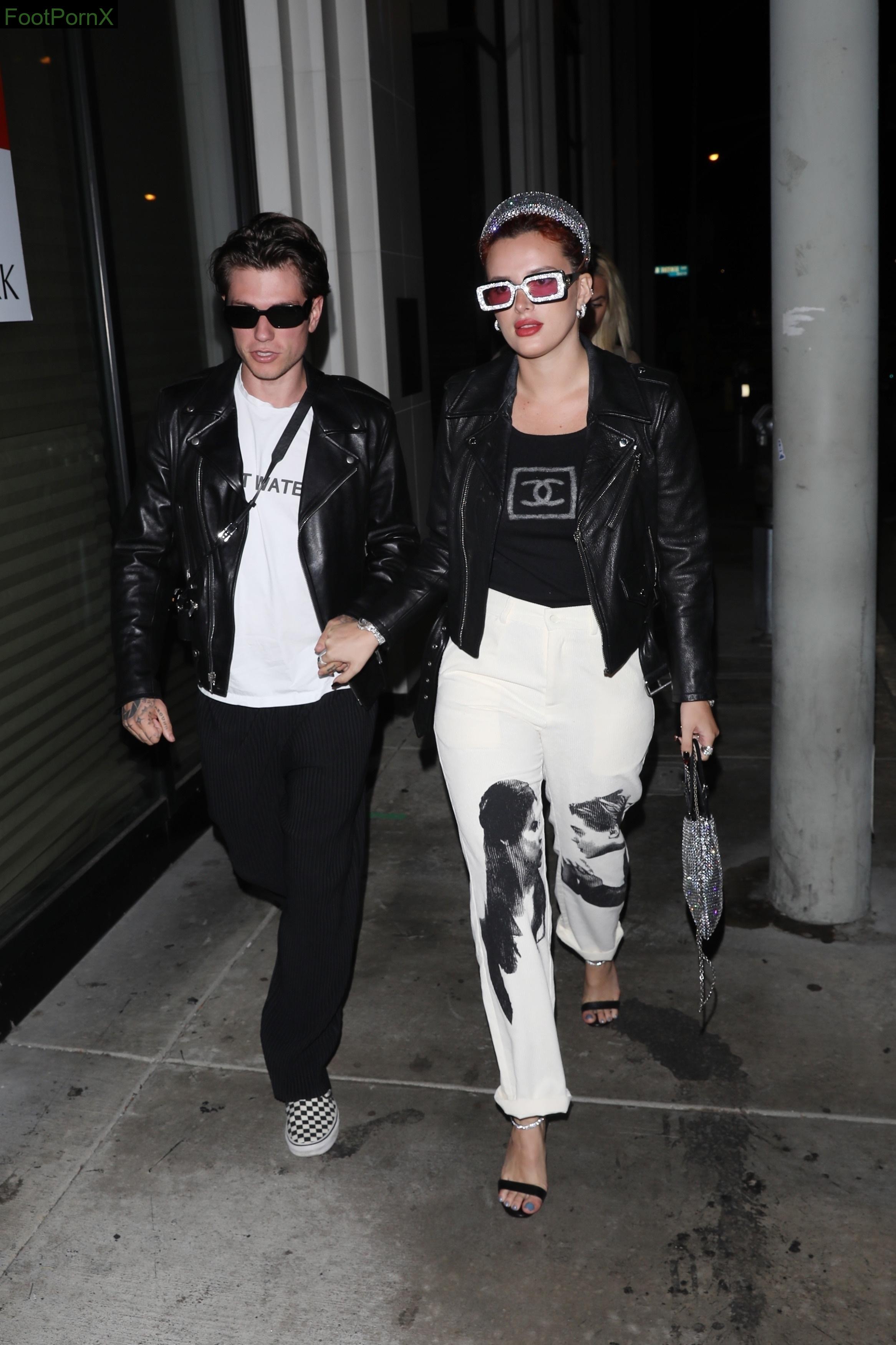 bella thorne feet photo 23