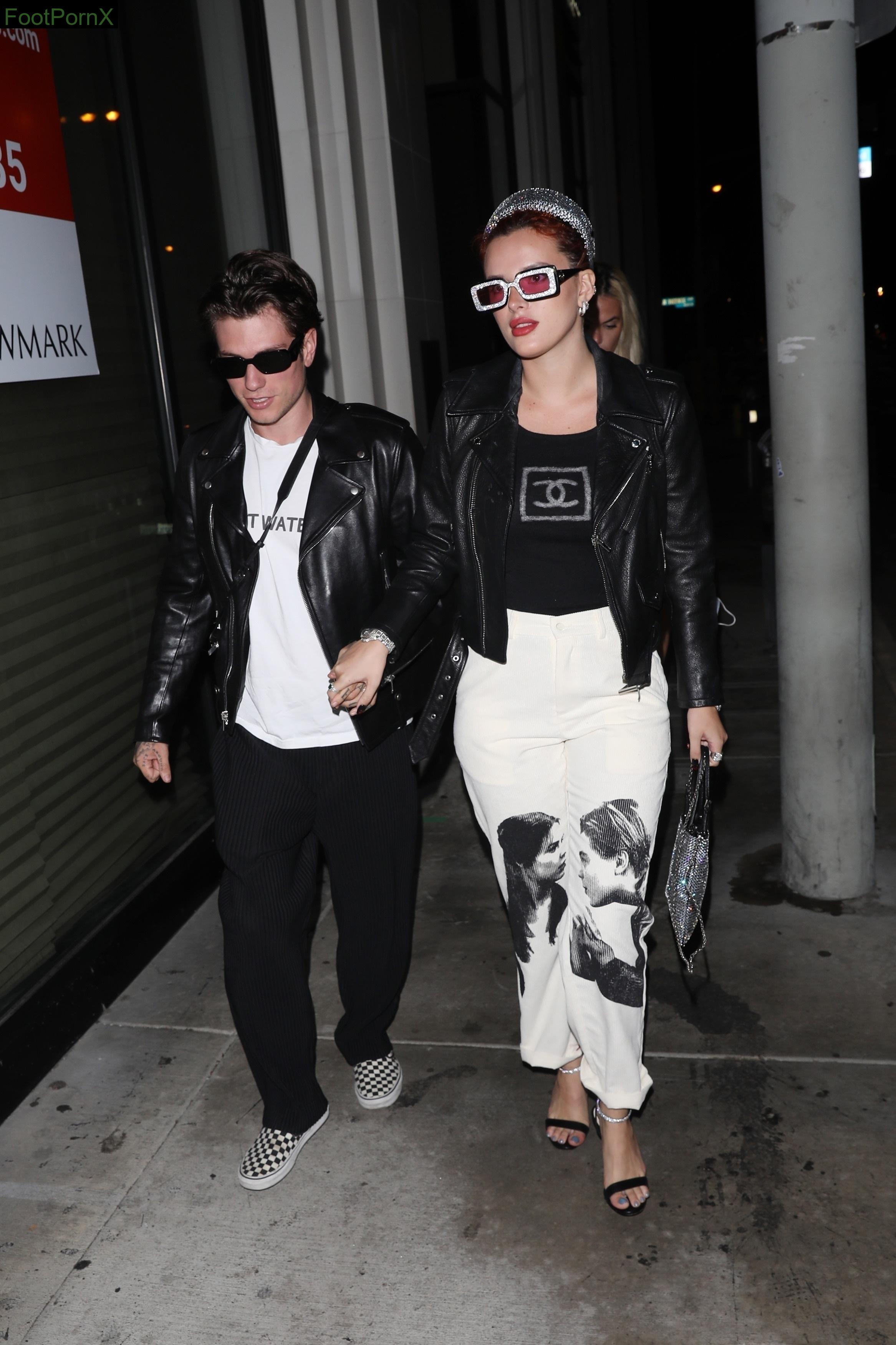 bella thorne feet photo 22