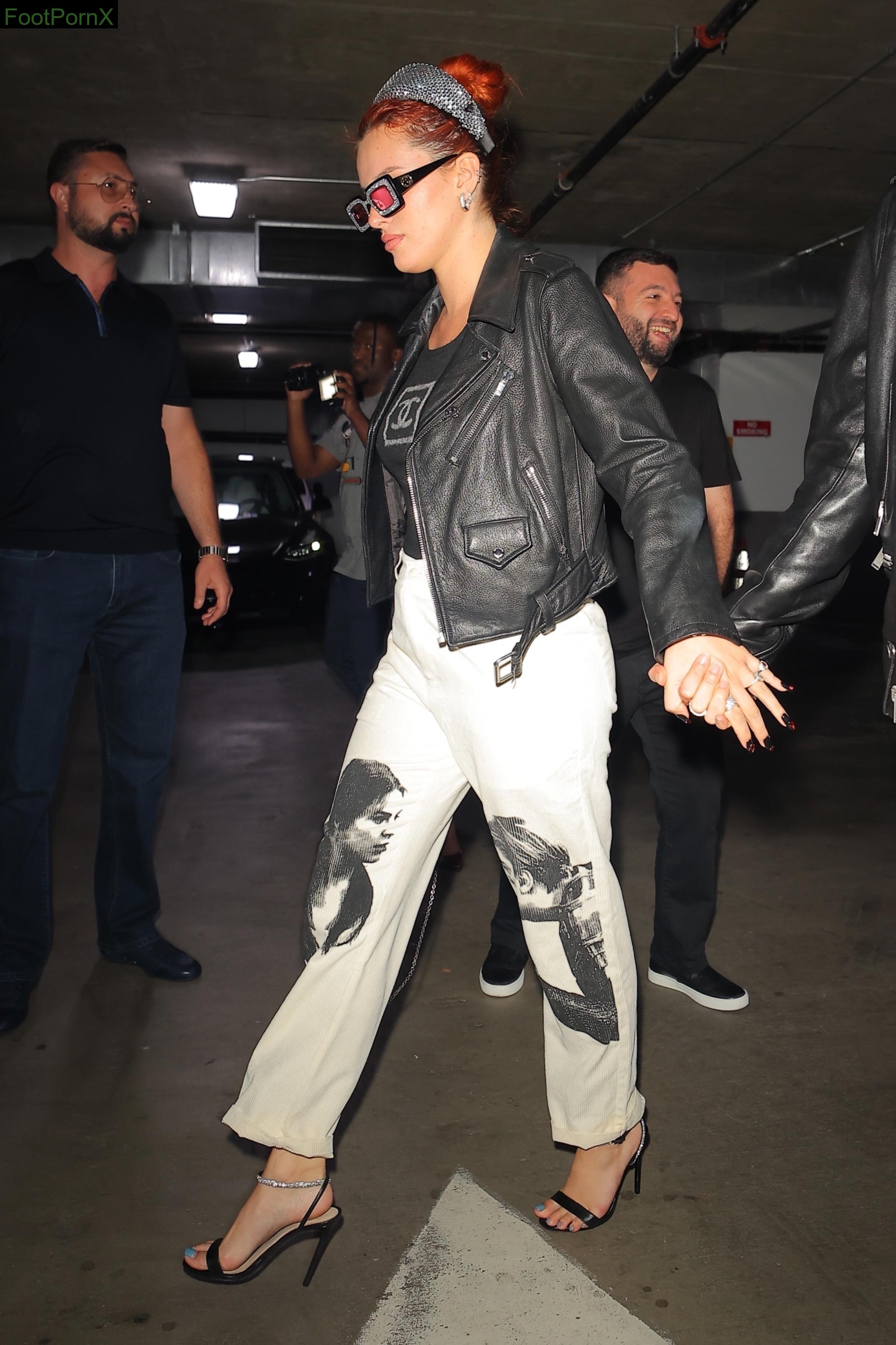 bella thorne feet photo 15