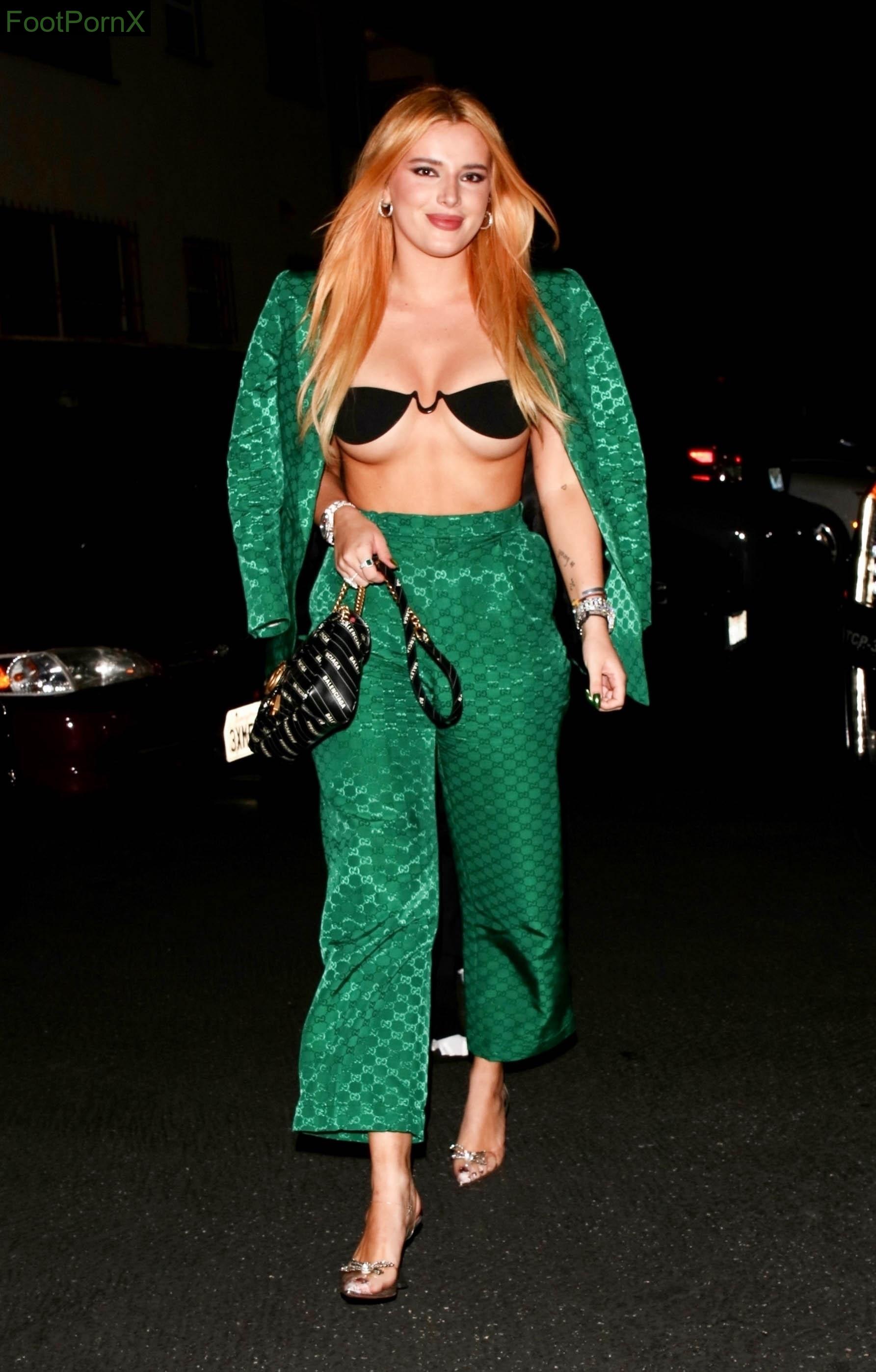 bella thorne feet photo 9