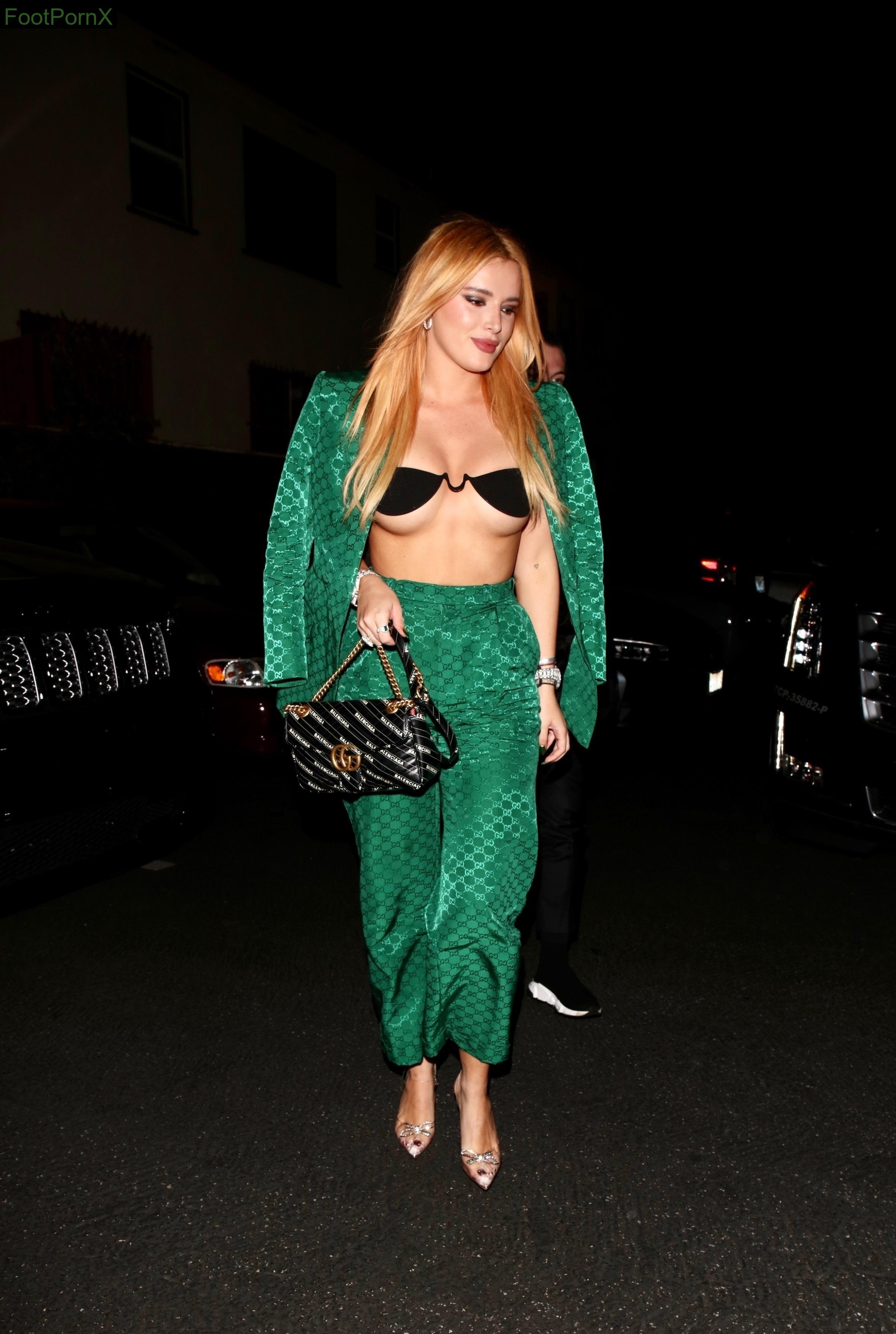bella thorne feet photo 21