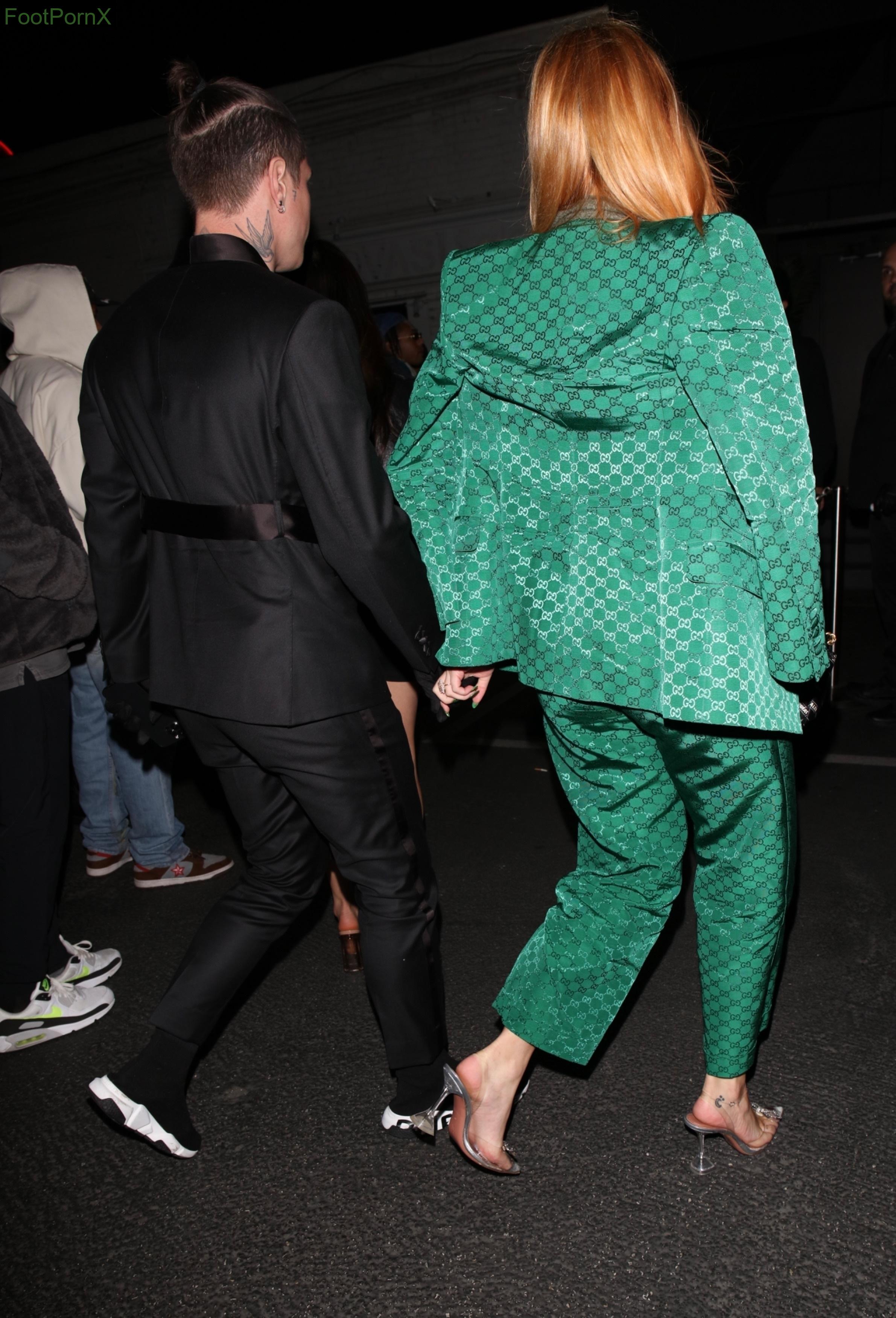 bella thorne feet photo 20