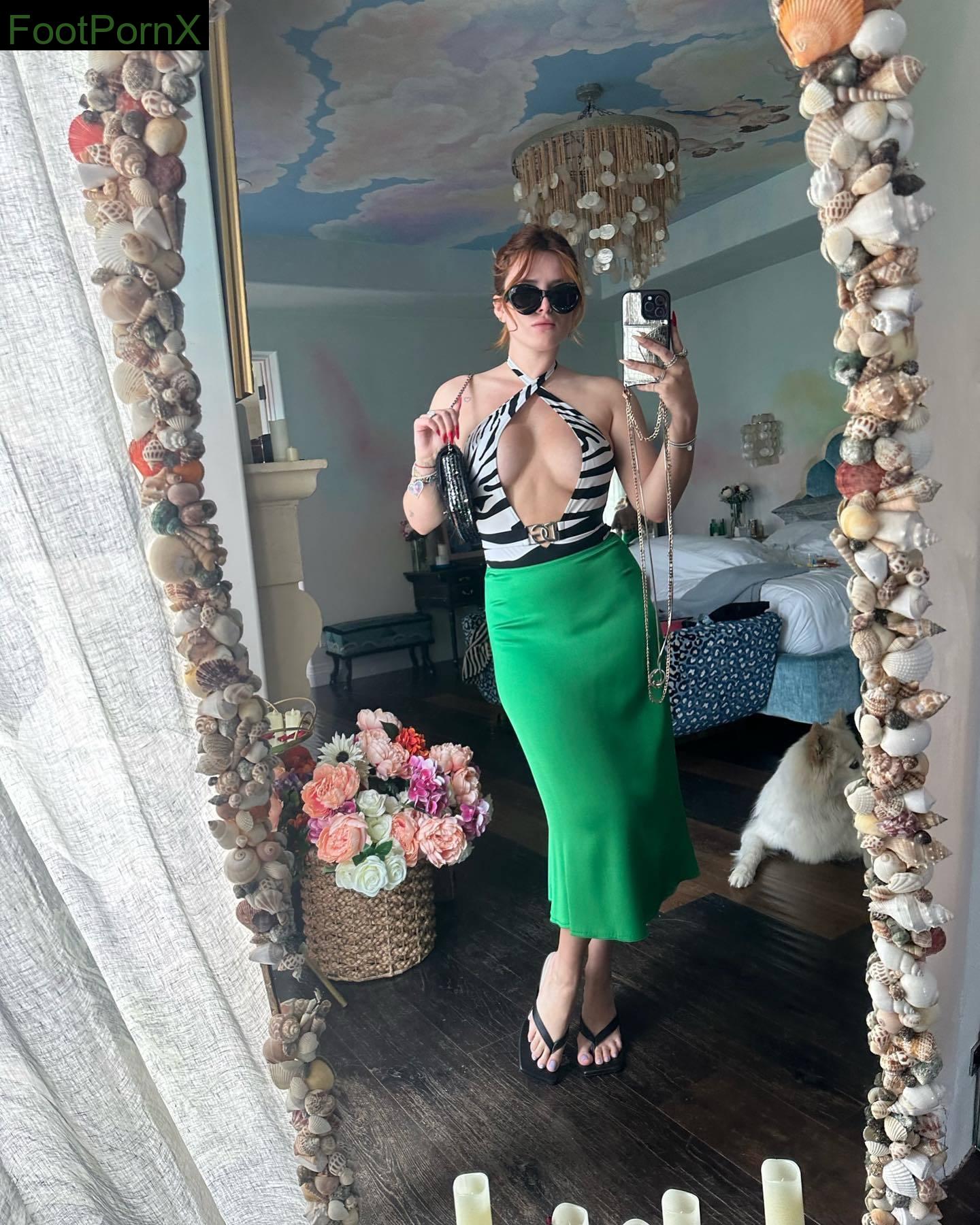 bella thorne feet photo 8