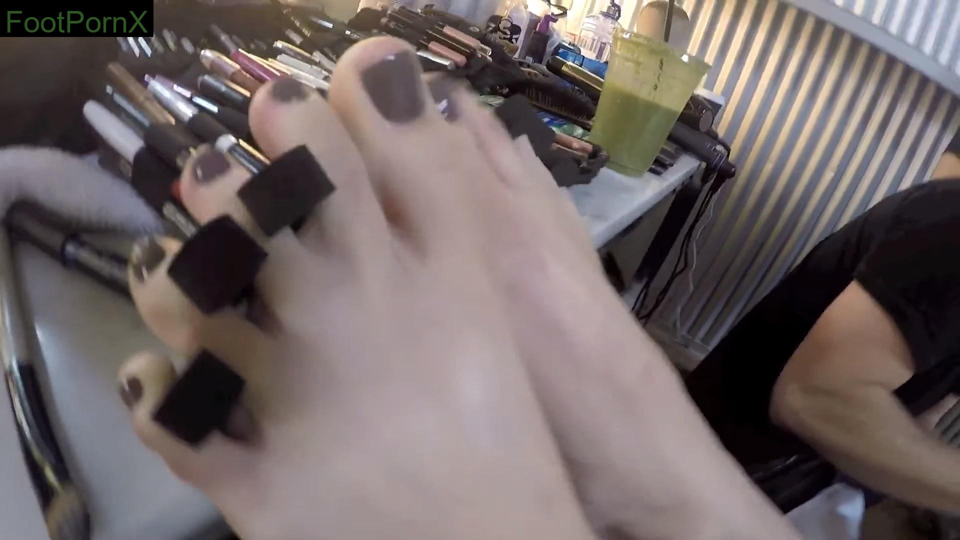 bella thorne feet photo 16