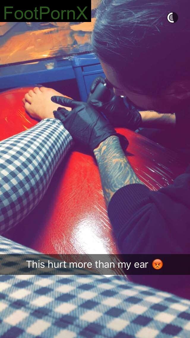bella thorne feet photo 11