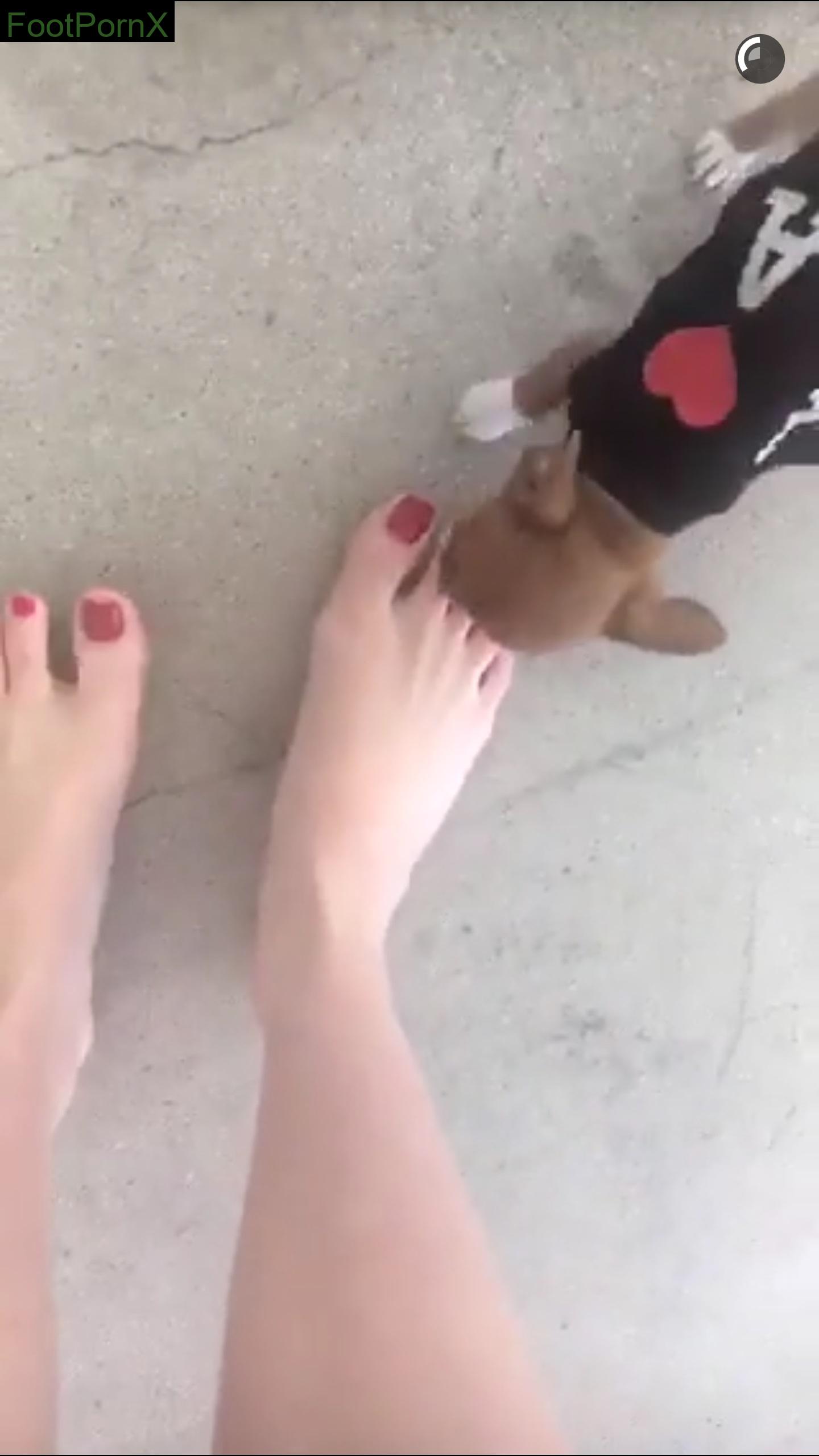 bella thorne feet photo 8