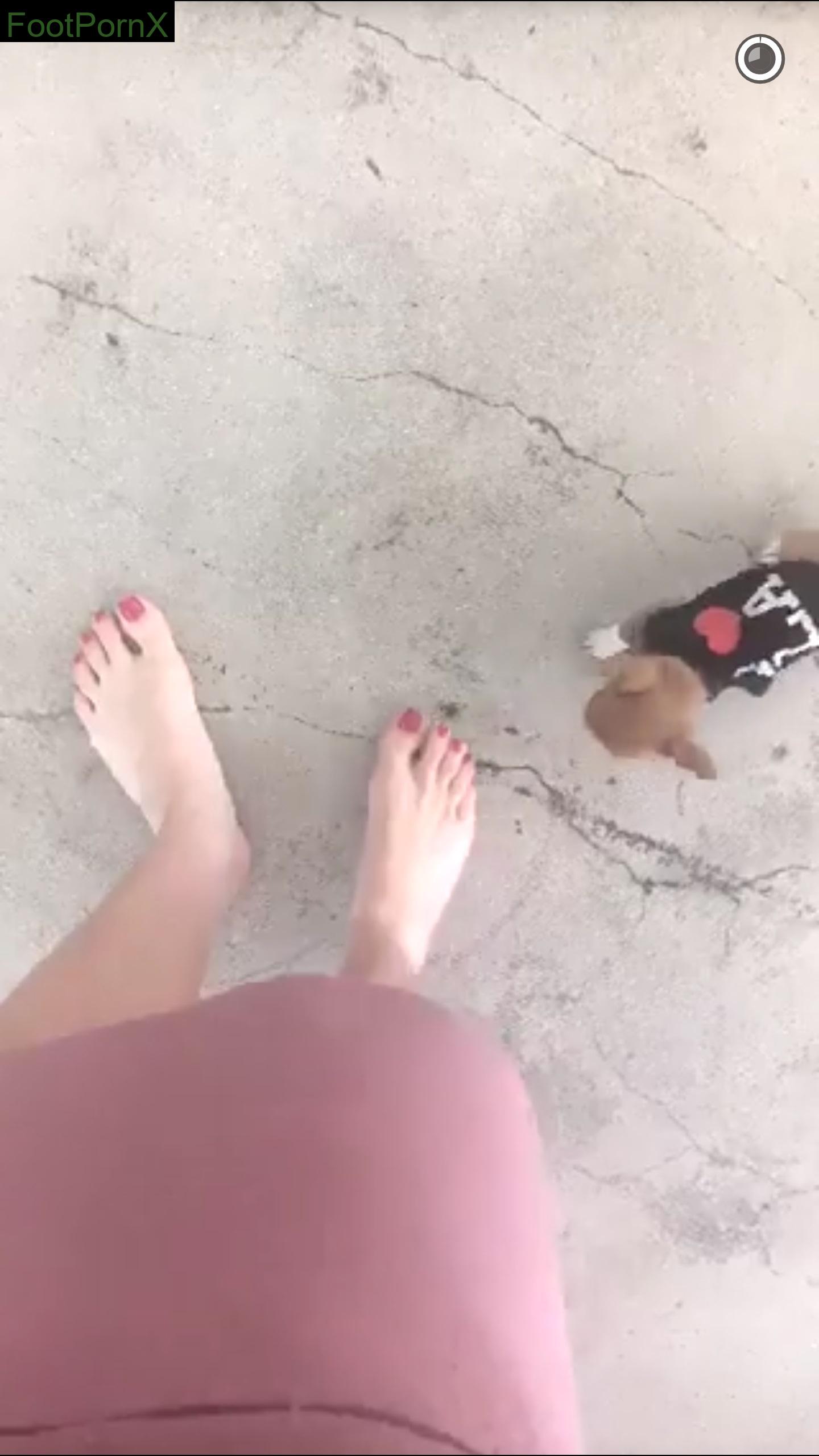 bella thorne feet photo 4