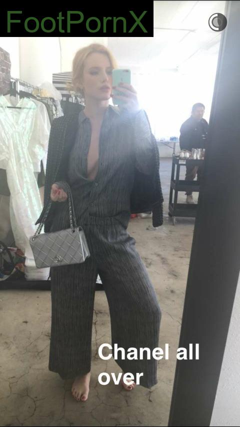 bella thorne feet photo 7