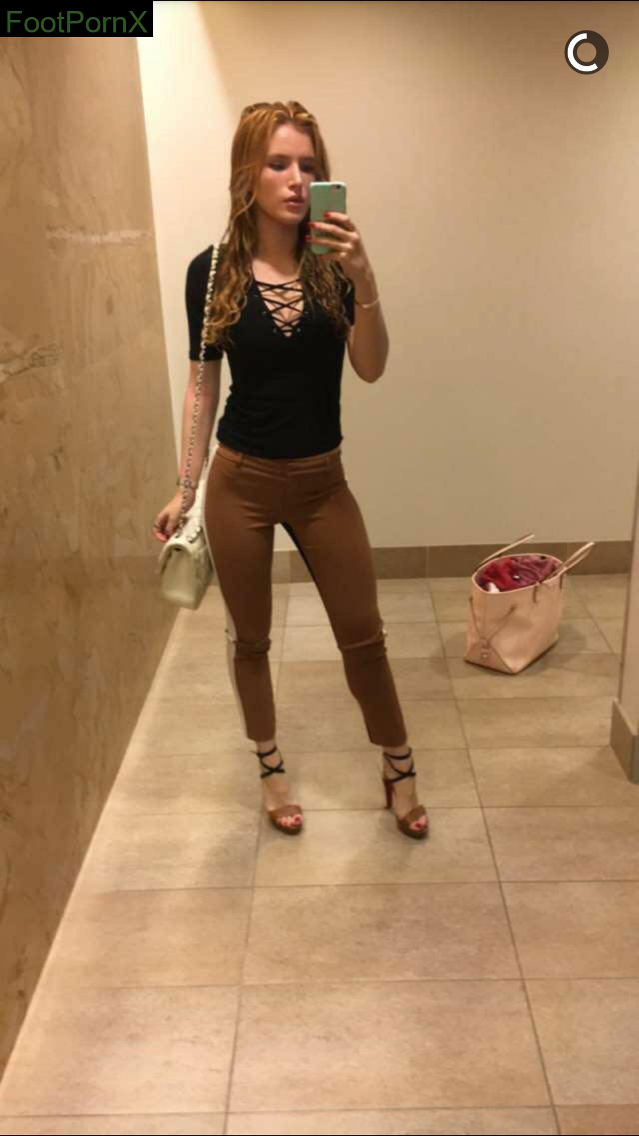 bella thorne feet photo 22