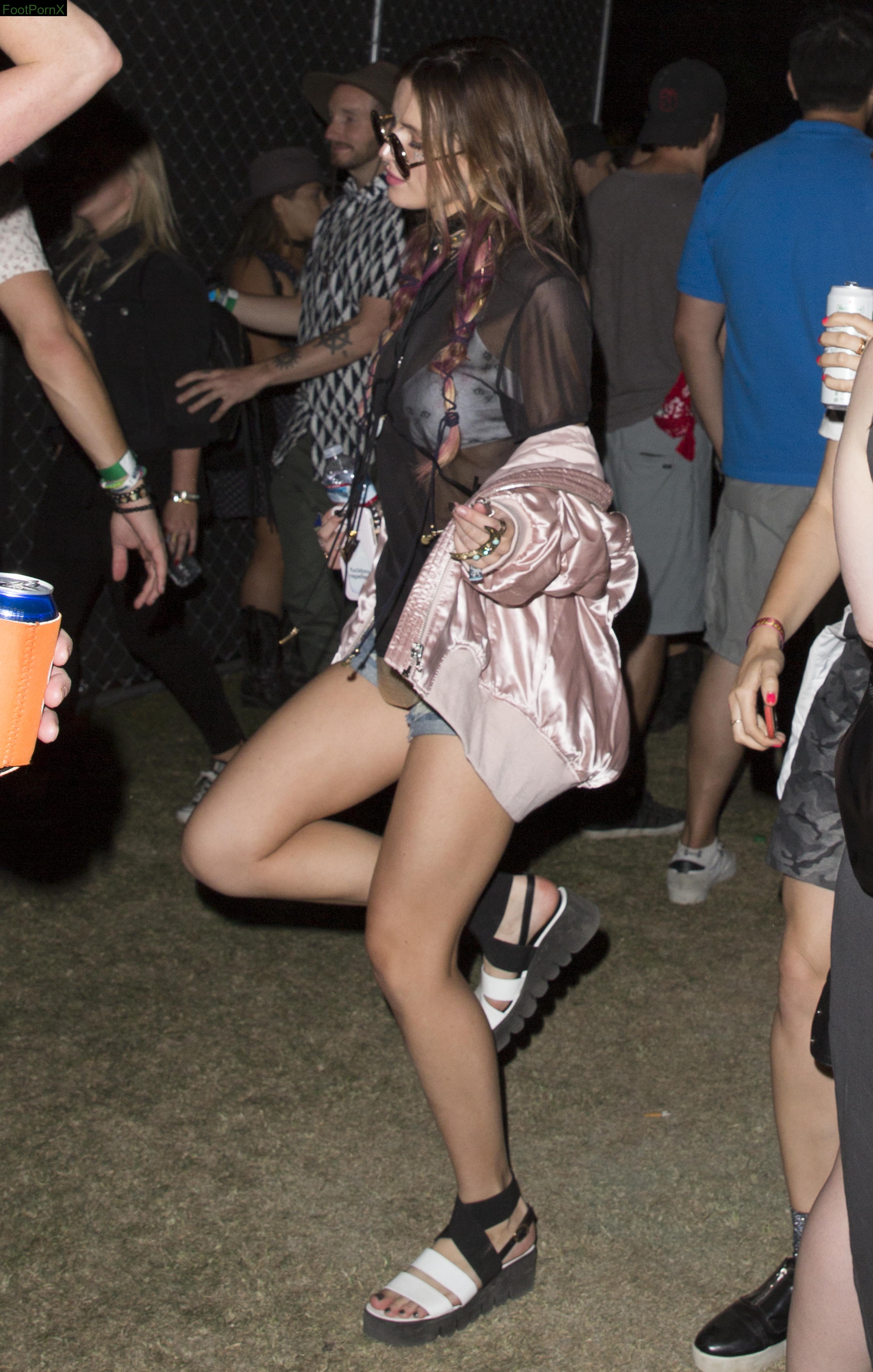 bella thorne feet photo 13