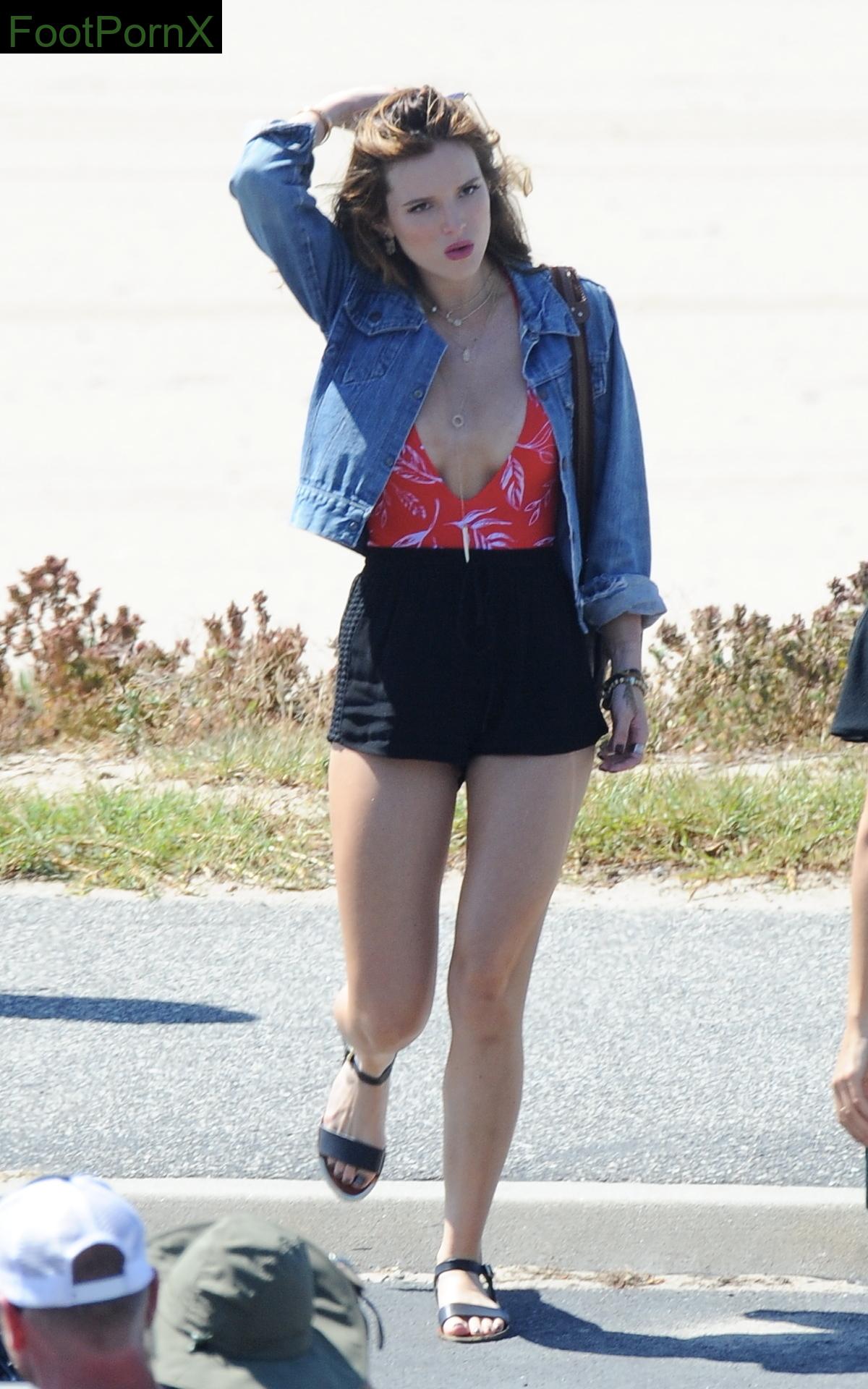 bella thorne feet photo 18
