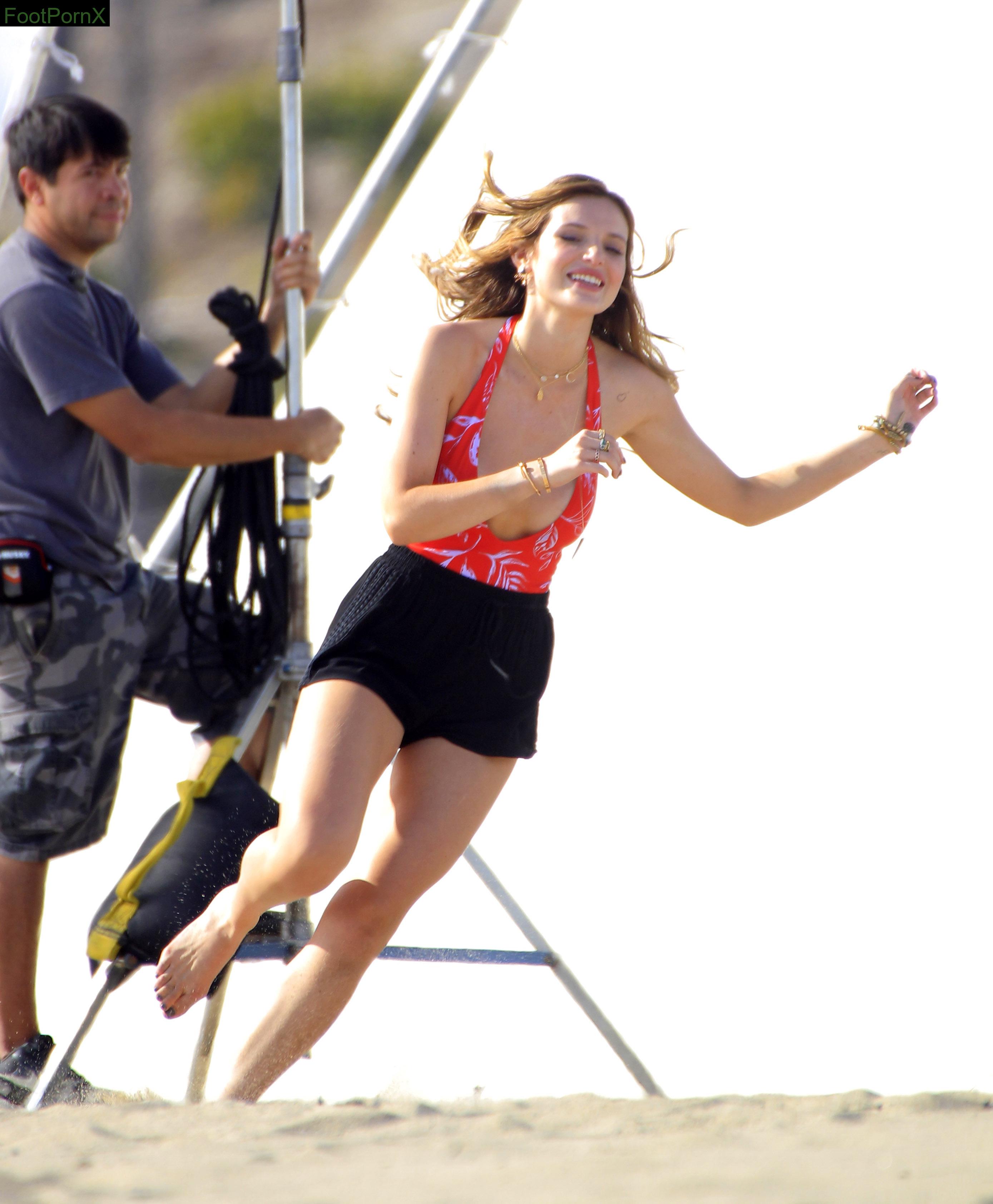 bella thorne feet photo 23