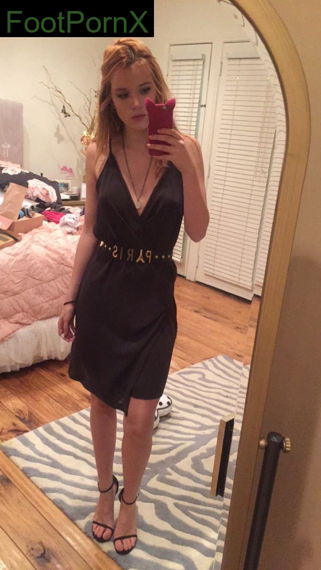 bella thorne feet photo 11