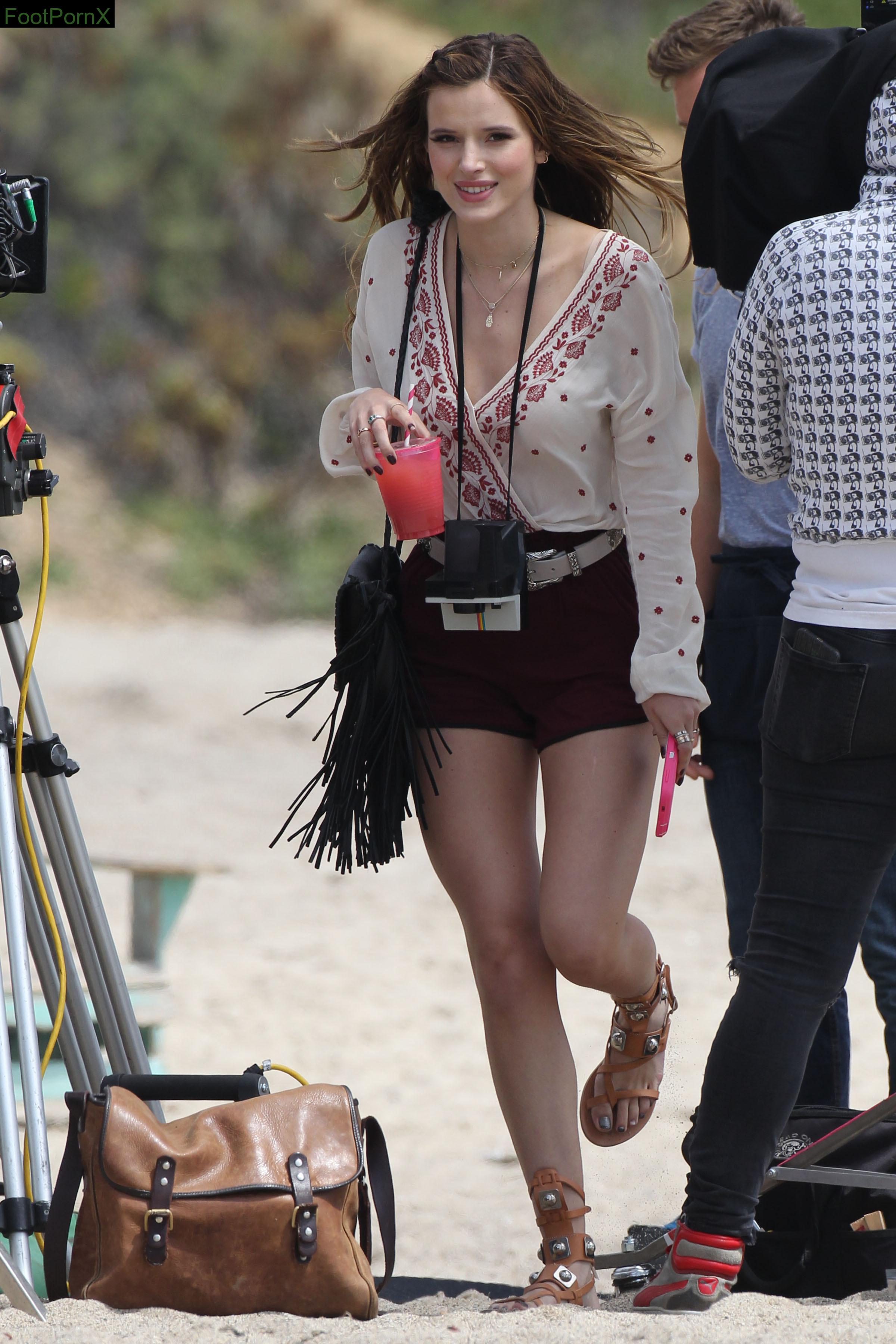 bella thorne feet photo 23