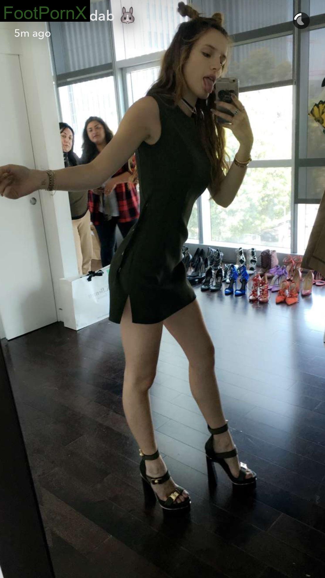 bella thorne feet photo 10