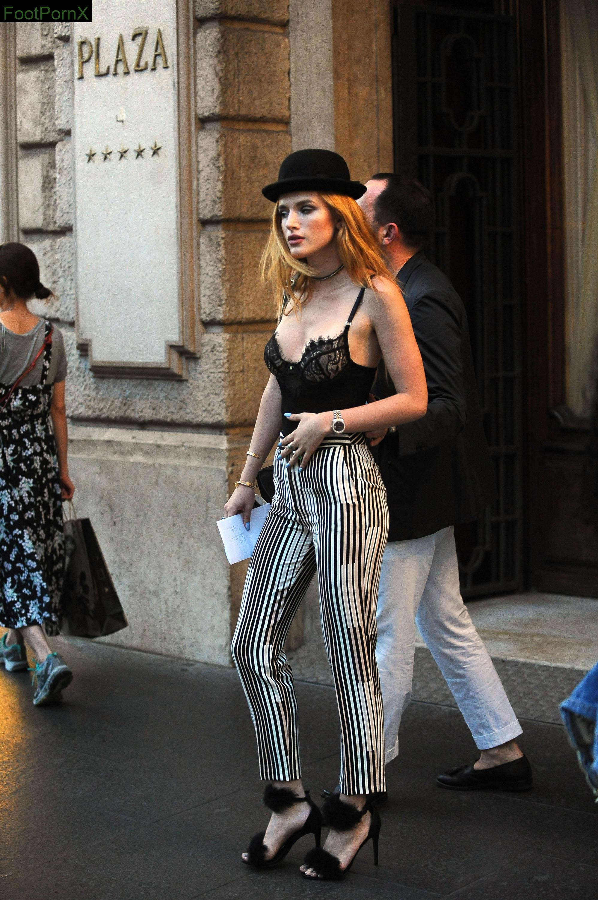 bella thorne feet photo 4