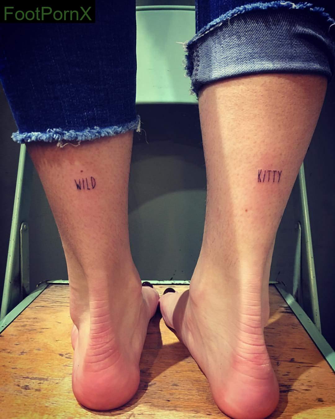 bella thorne feet photo 17