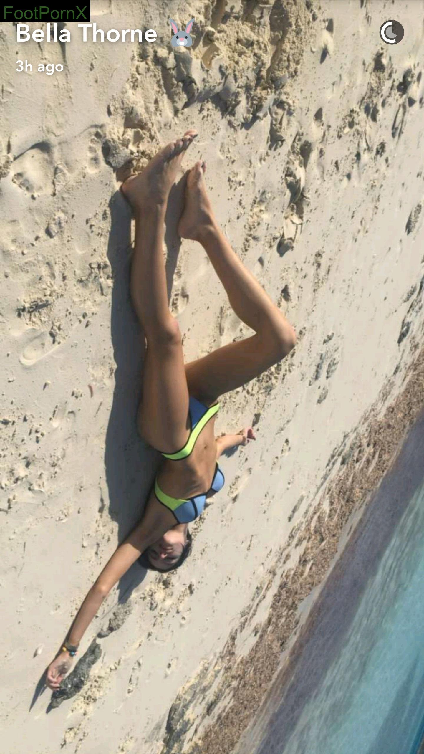 bella thorne feet photo 18