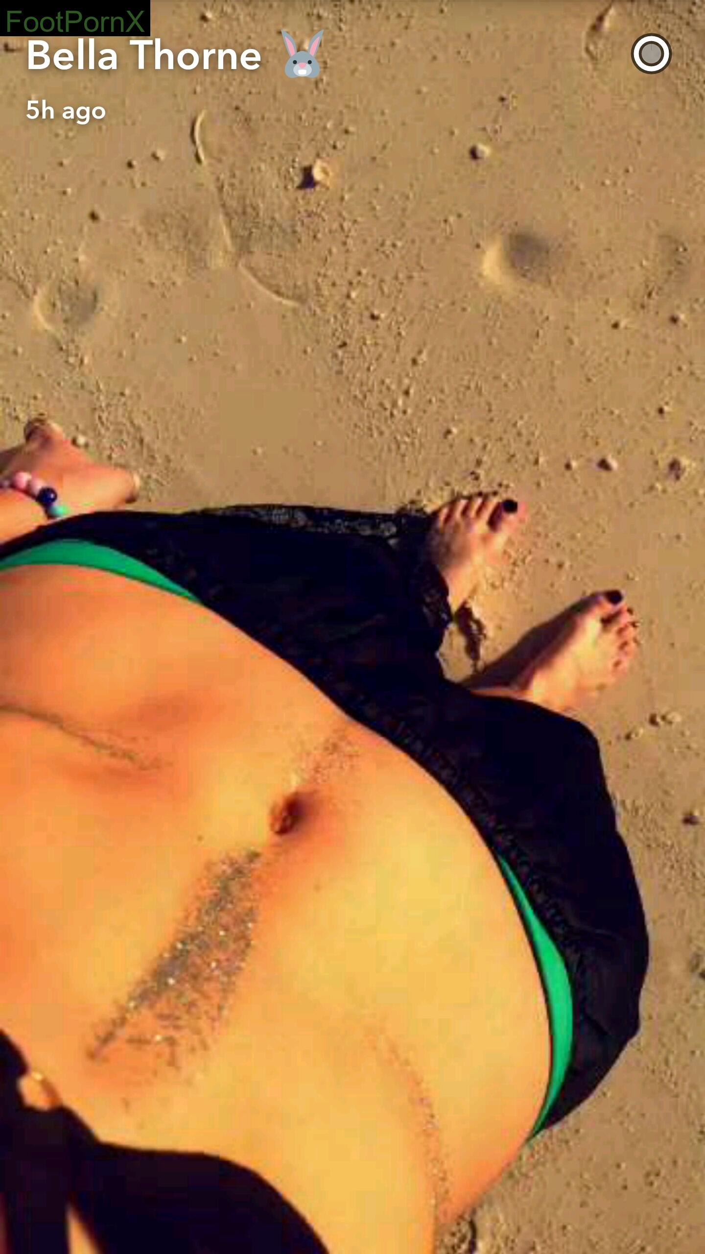 bella thorne feet photo 23