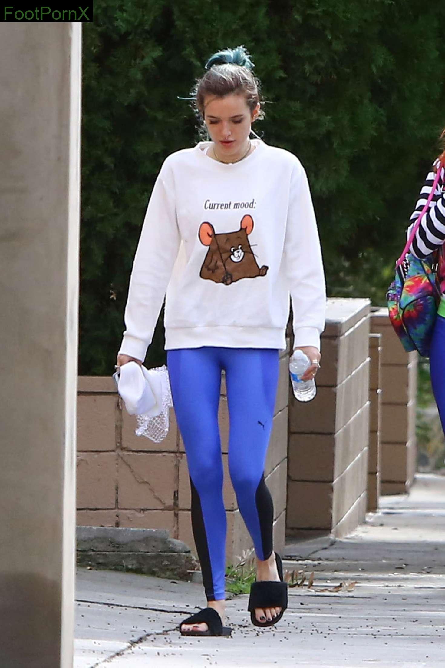 bella thorne feet photo 20