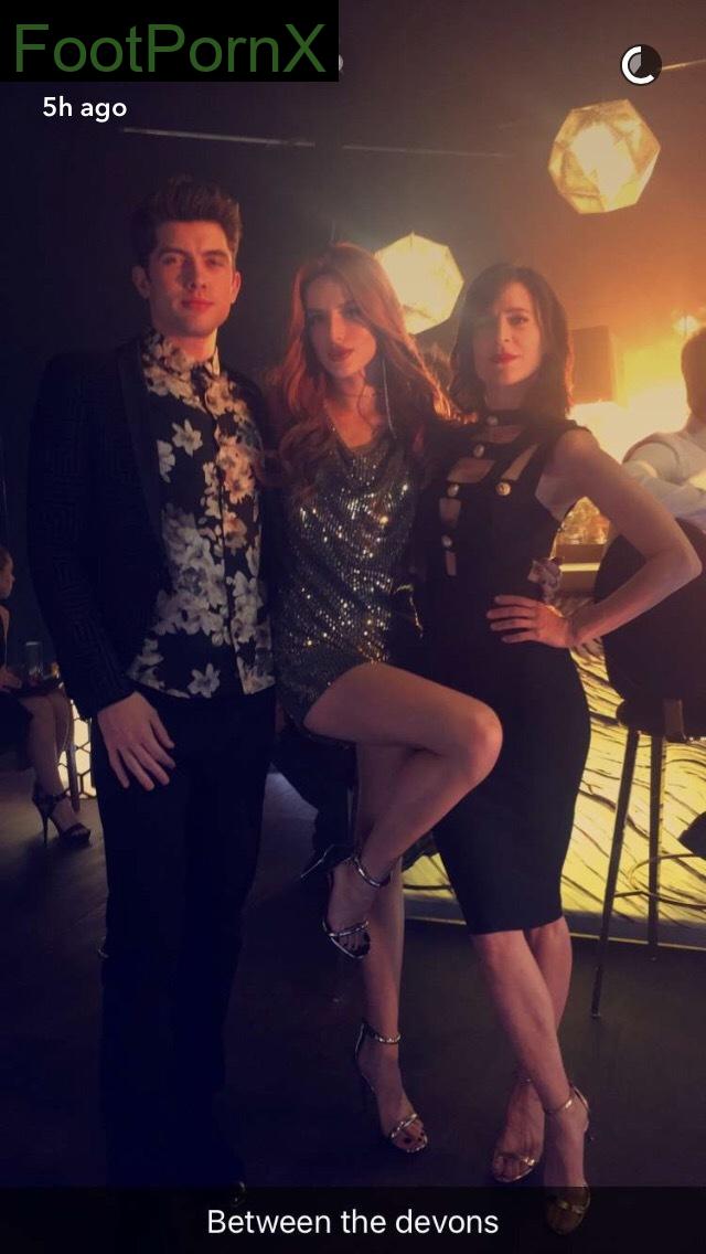 bella thorne feet photo 10