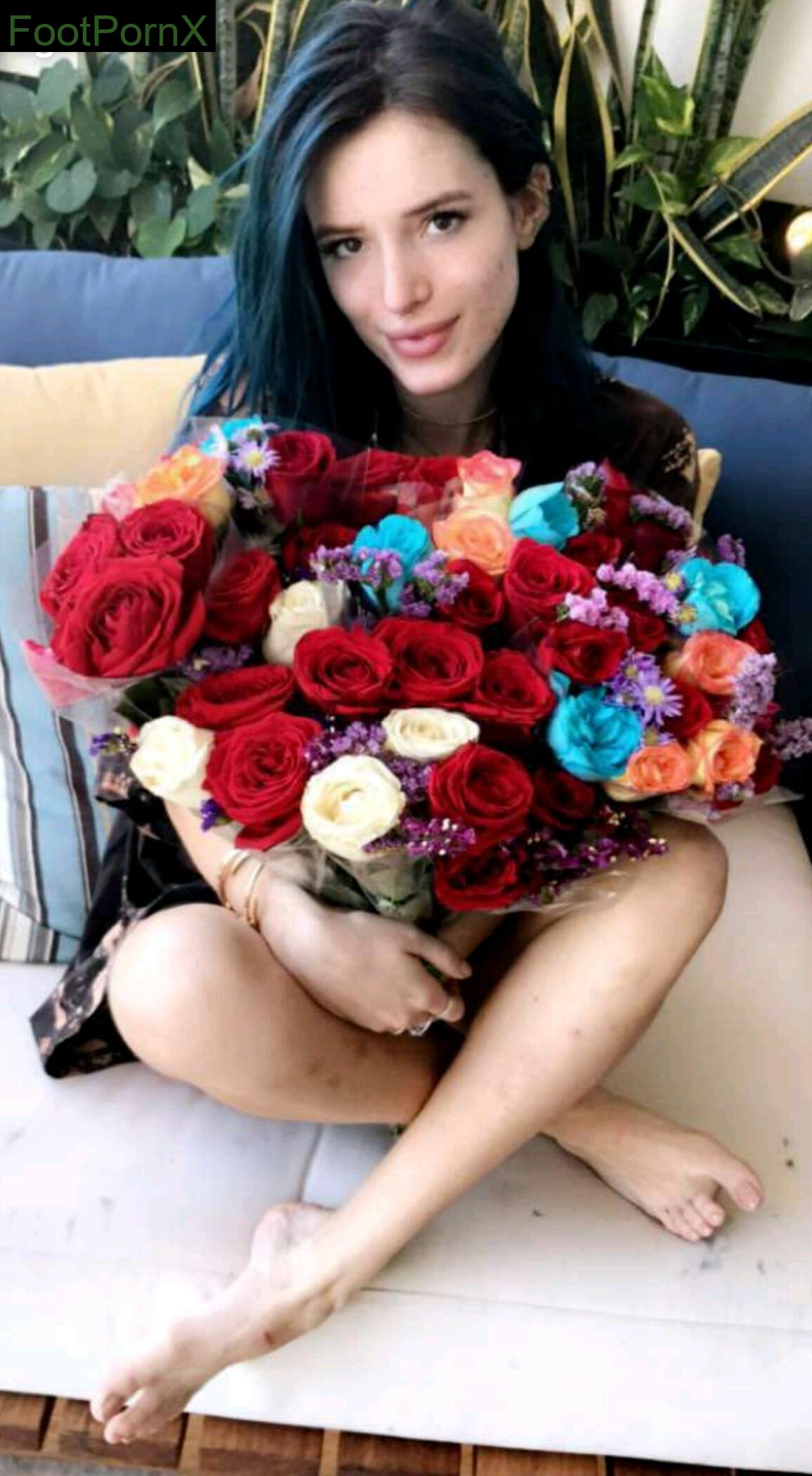 bella thorne feet photo 19